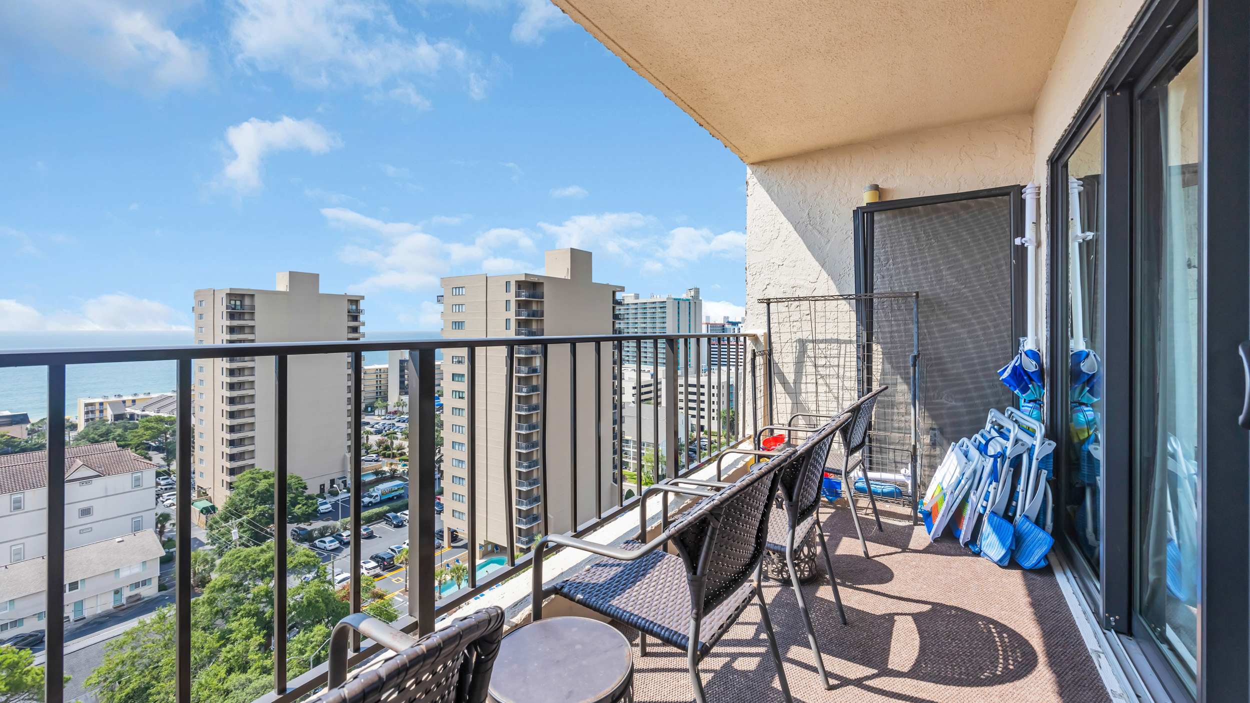 Ocean View Modern Condo w Pool and Hot Tub