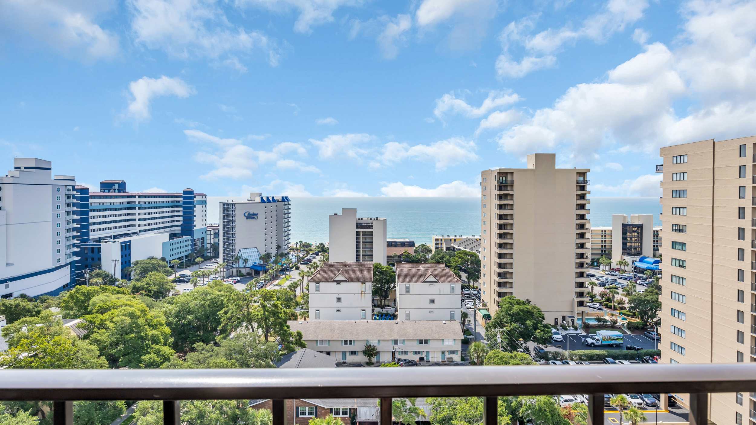 Ocean View Modern Condo w Pool and Hot Tub