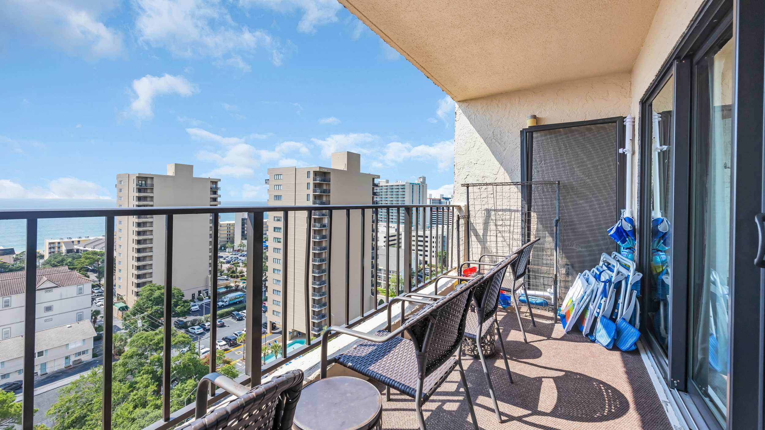 Ocean View Modern Condo w Pool and Hot Tub