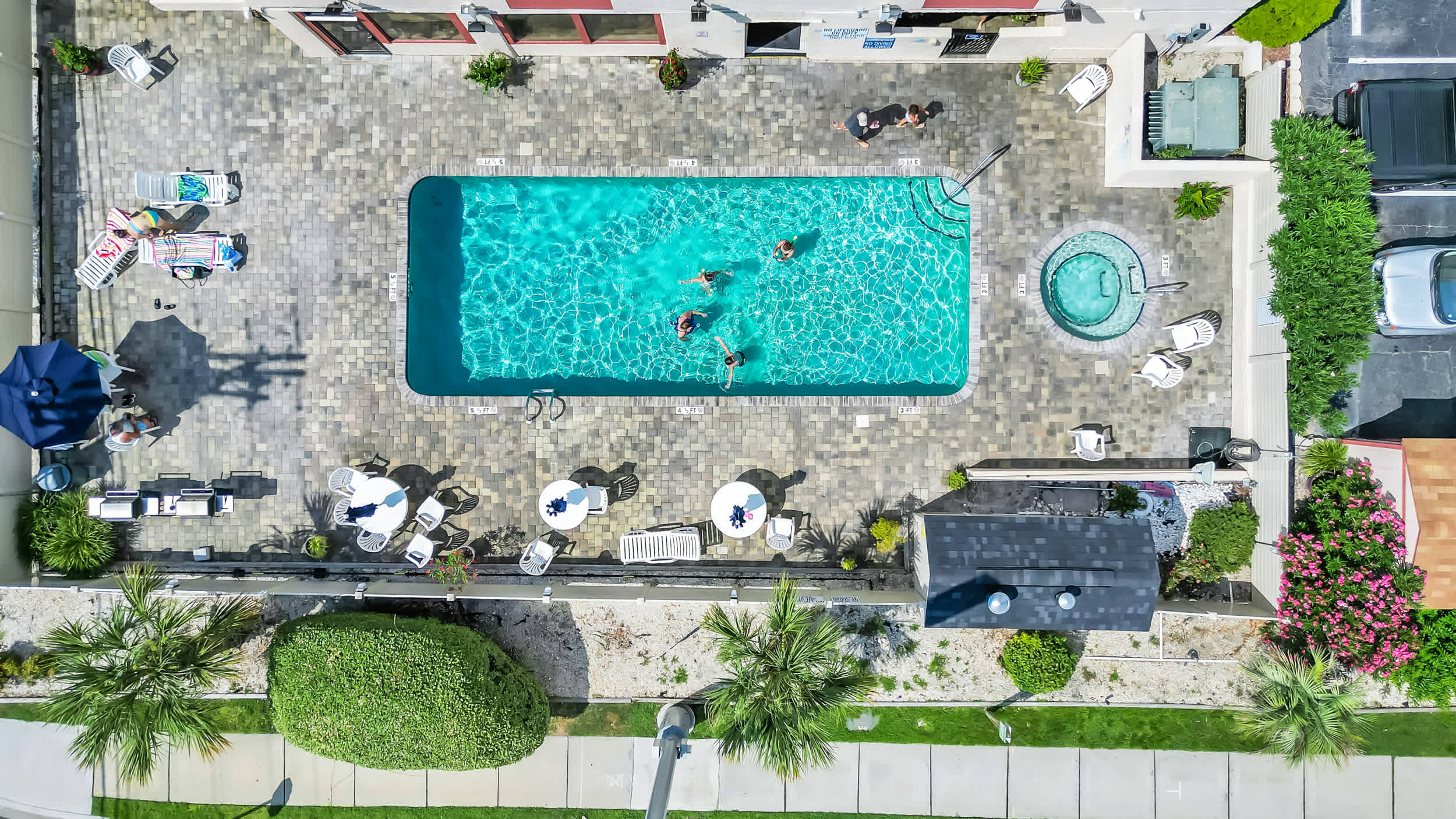 Ocean View Modern Condo w Pool and Hot Tub