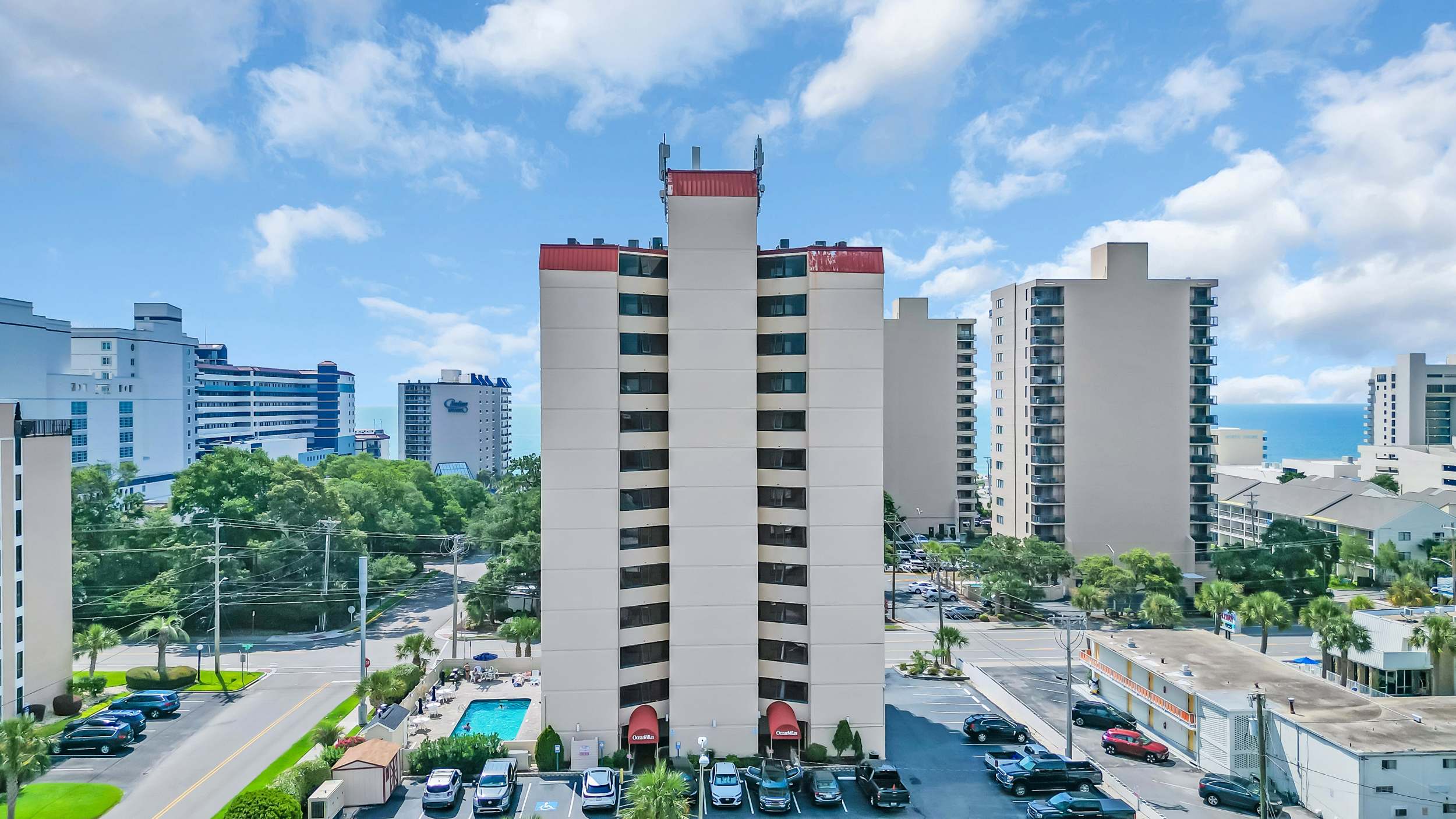 Ocean View Modern Condo w Pool and Hot Tub