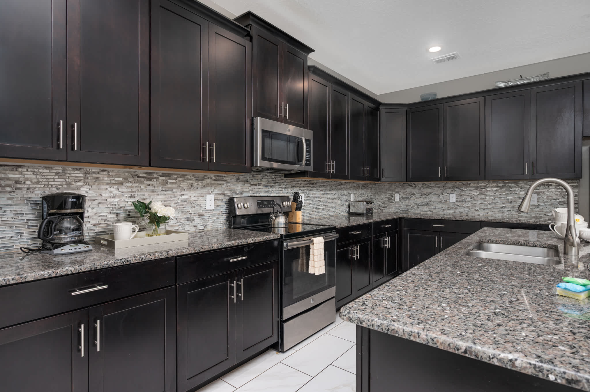 Free Waterpark, Game Room, Heated Pool 16MI Disney