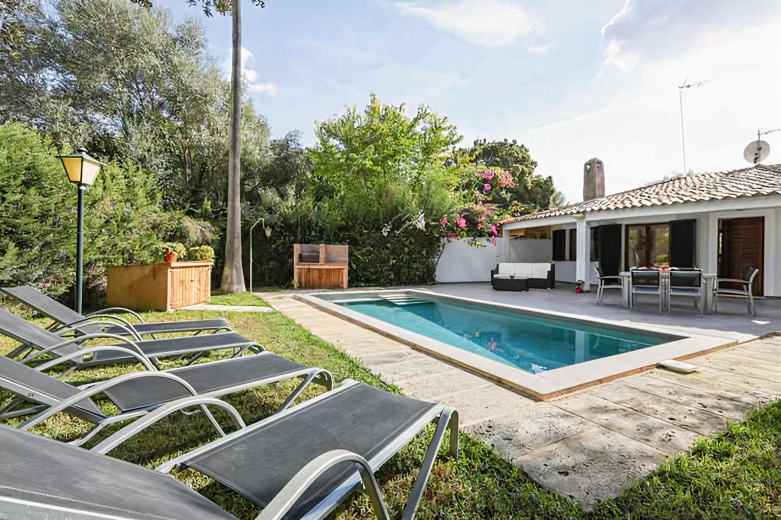Charming Casa Pequeña in Tranquil Residential Area — Sa Pobla, Illes Balears — vacation rental