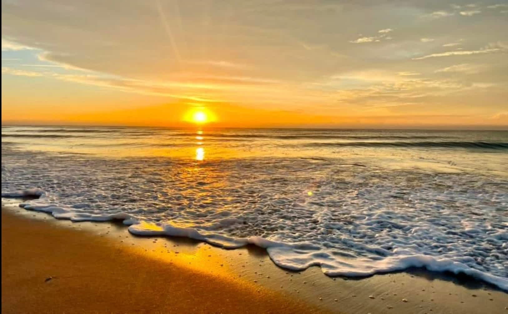 Blue Pearl Oceanfront Modern at Sea Cabin w Pool