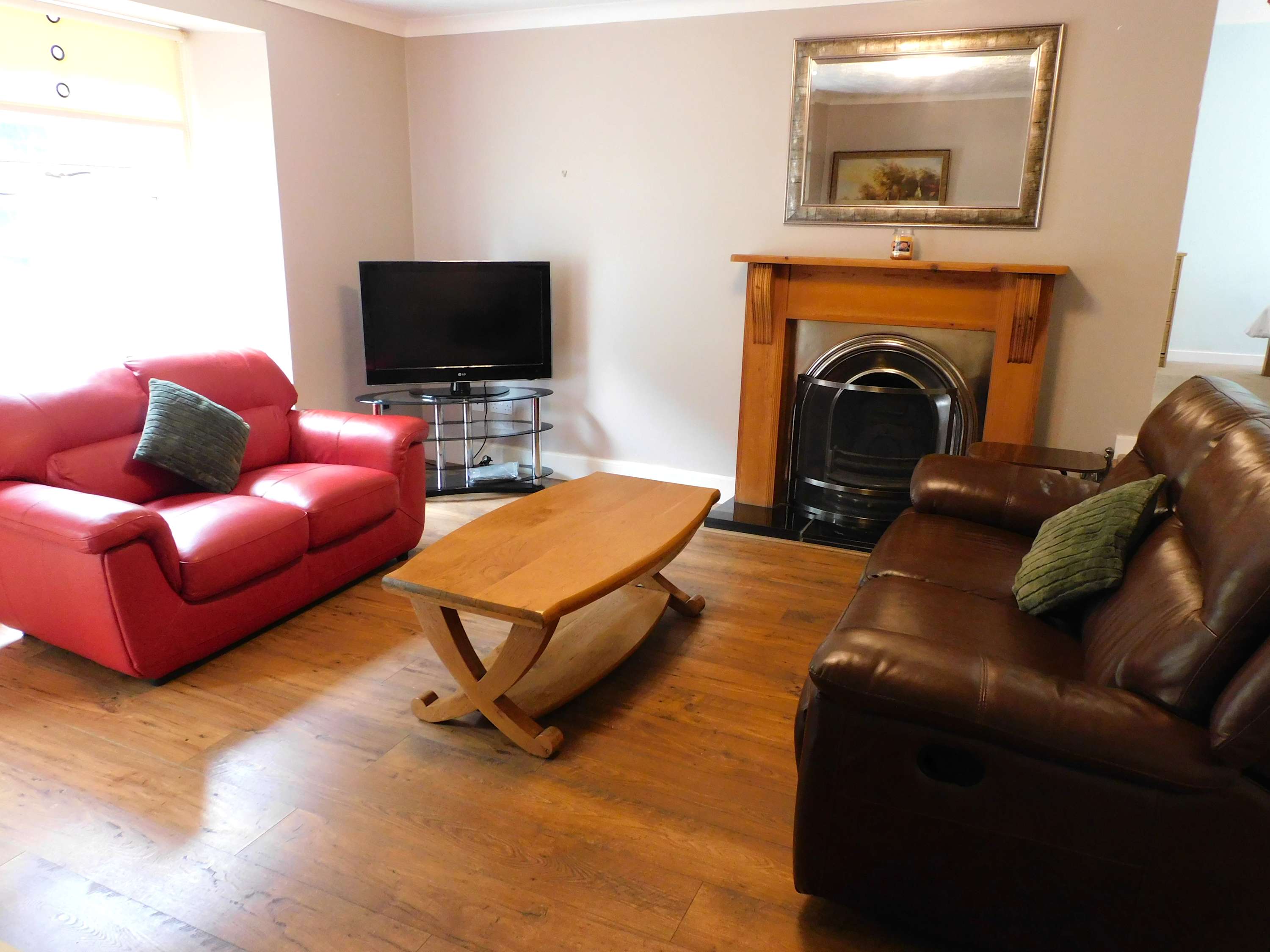 Cosy 2 Bed Apartment in Crossford, near Lanark