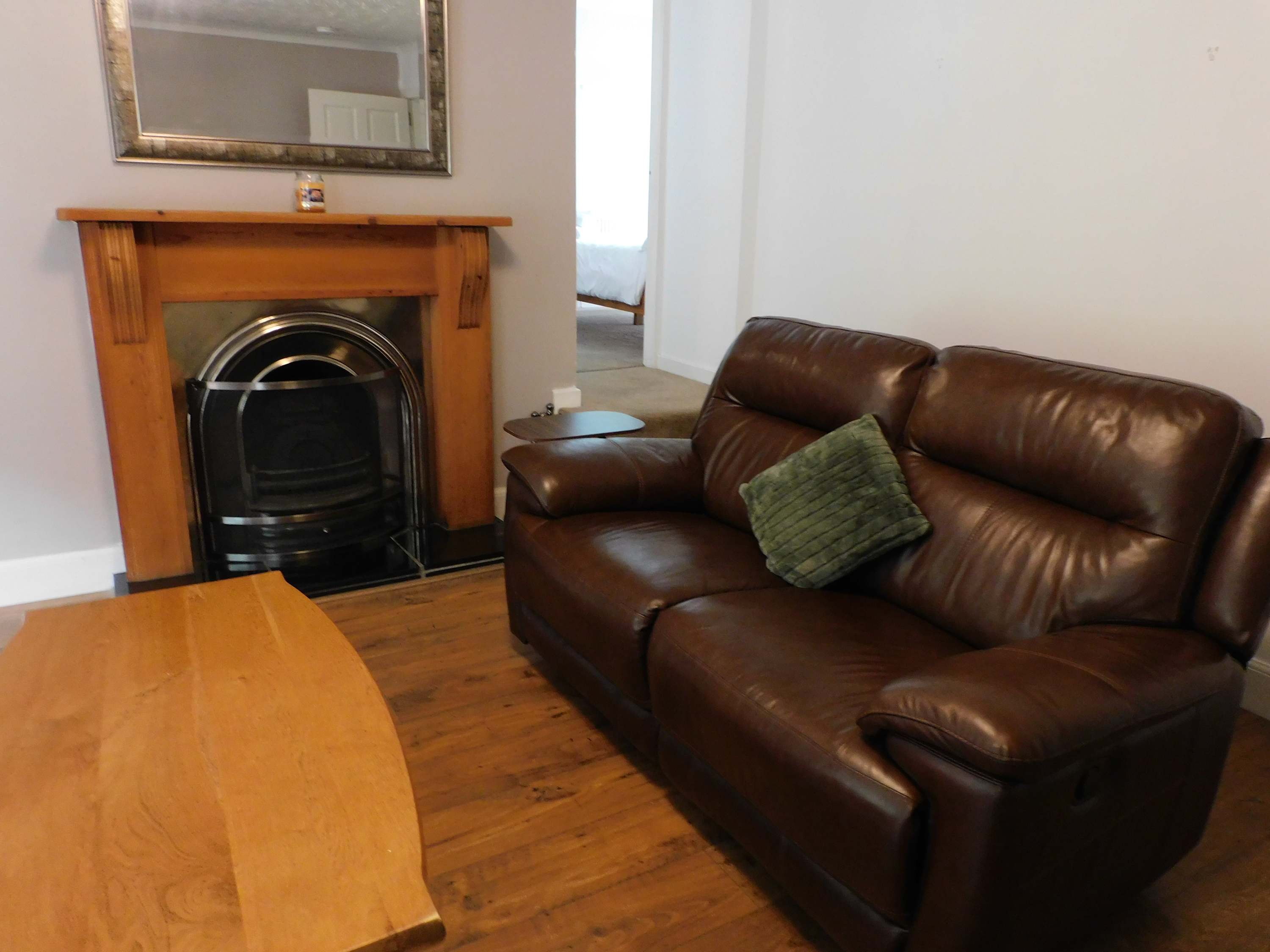 Cosy 2 Bed Apartment in Crossford, near Lanark