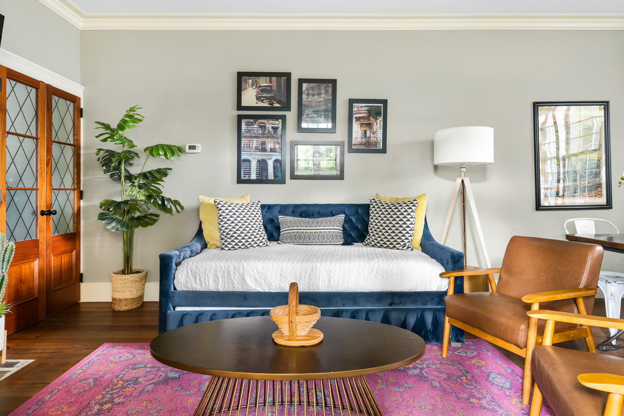 Spacious living room with a Daybed + Trundle (2 Twins) for additional sleeping space. 