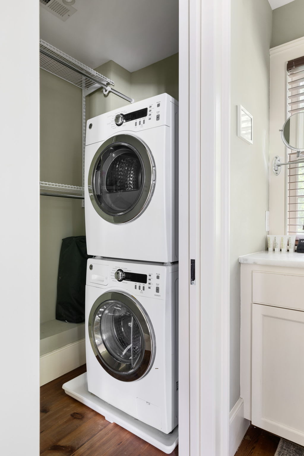 Washer + Dryer for your use!