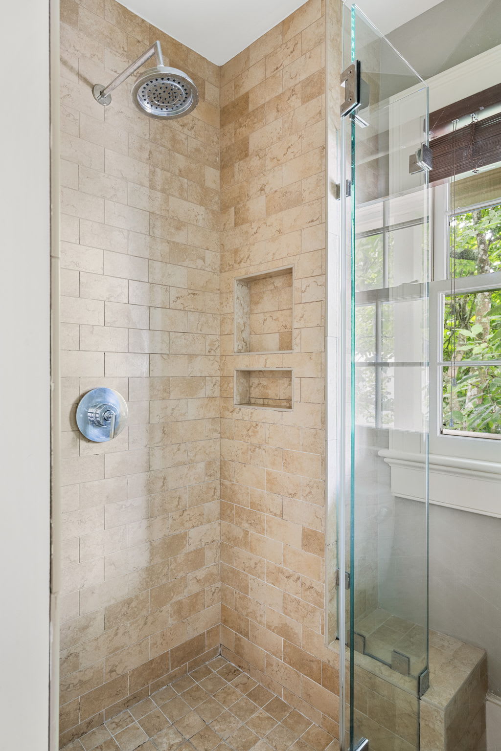 Master Bathroom w/ Walk-in Shower