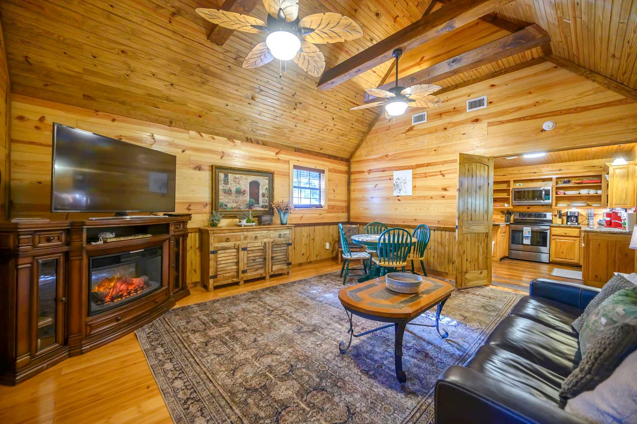 Sunset Ridge – Cozy Cabin with private pond