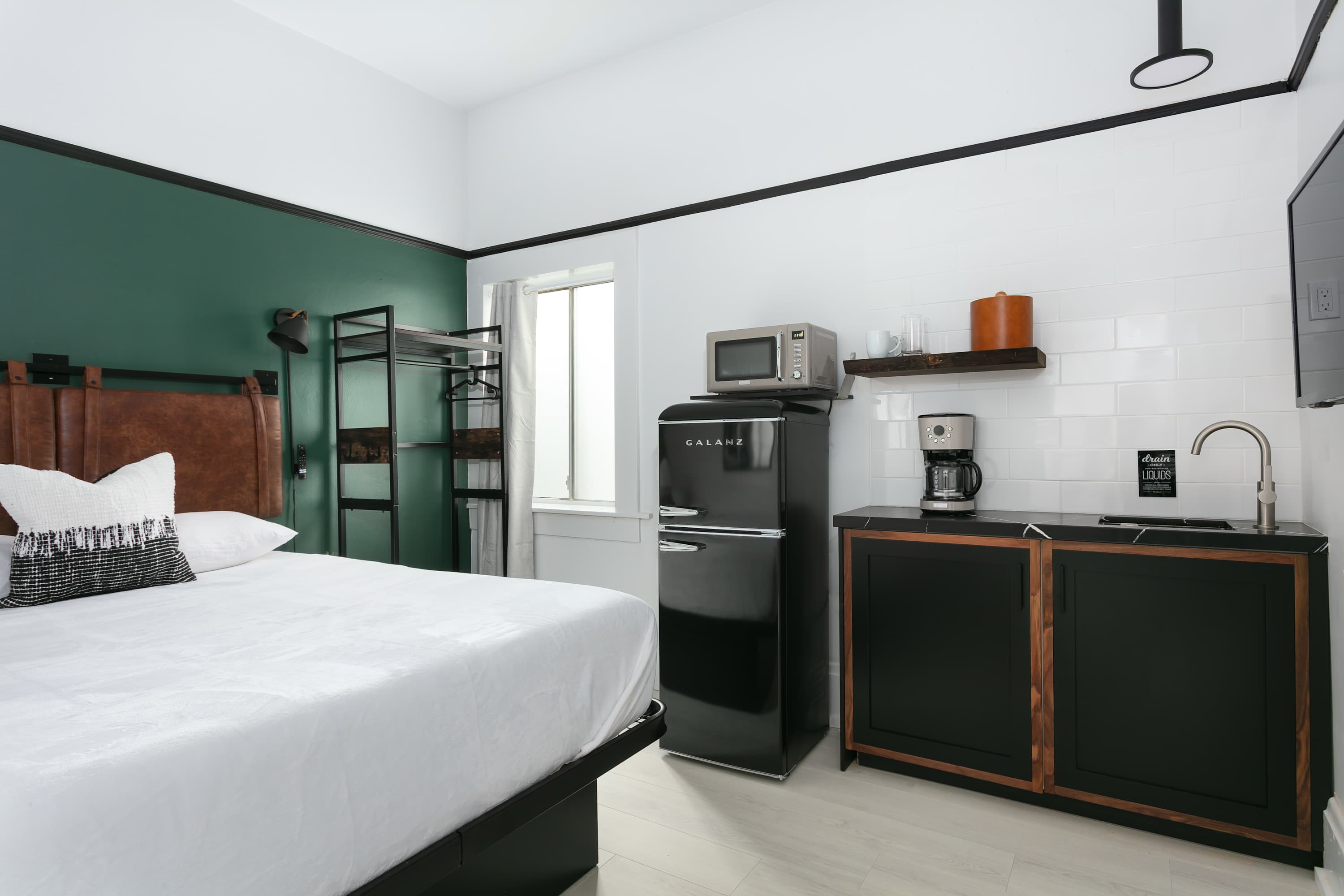 Charming Urban Retreat With Kitchenette - Stylish And Convenient - San Diego, CA
