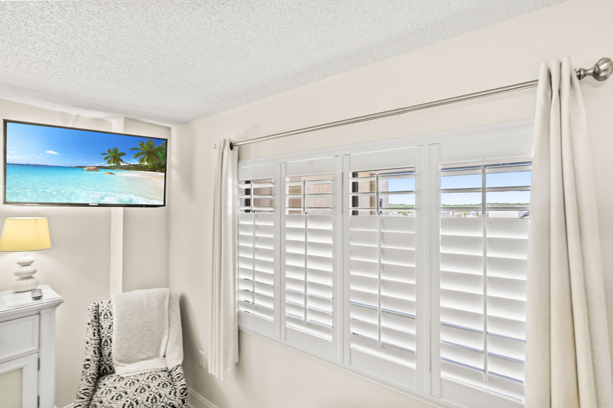 Pristine Direct Oceanfront Getaway Luxury Oasis | Photo 47