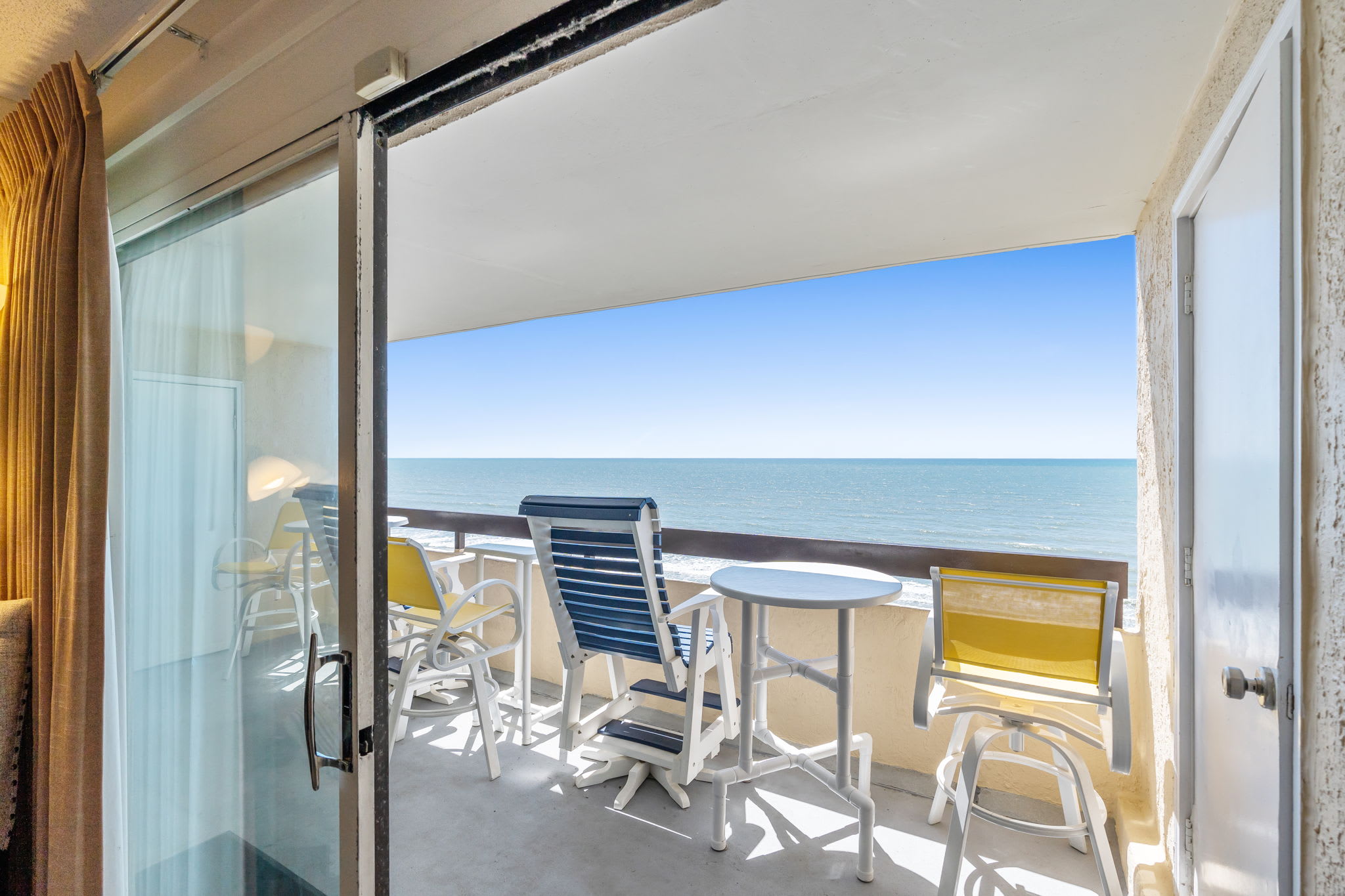 Pristine Direct Oceanfront Getaway Luxury Oasis | Photo 56