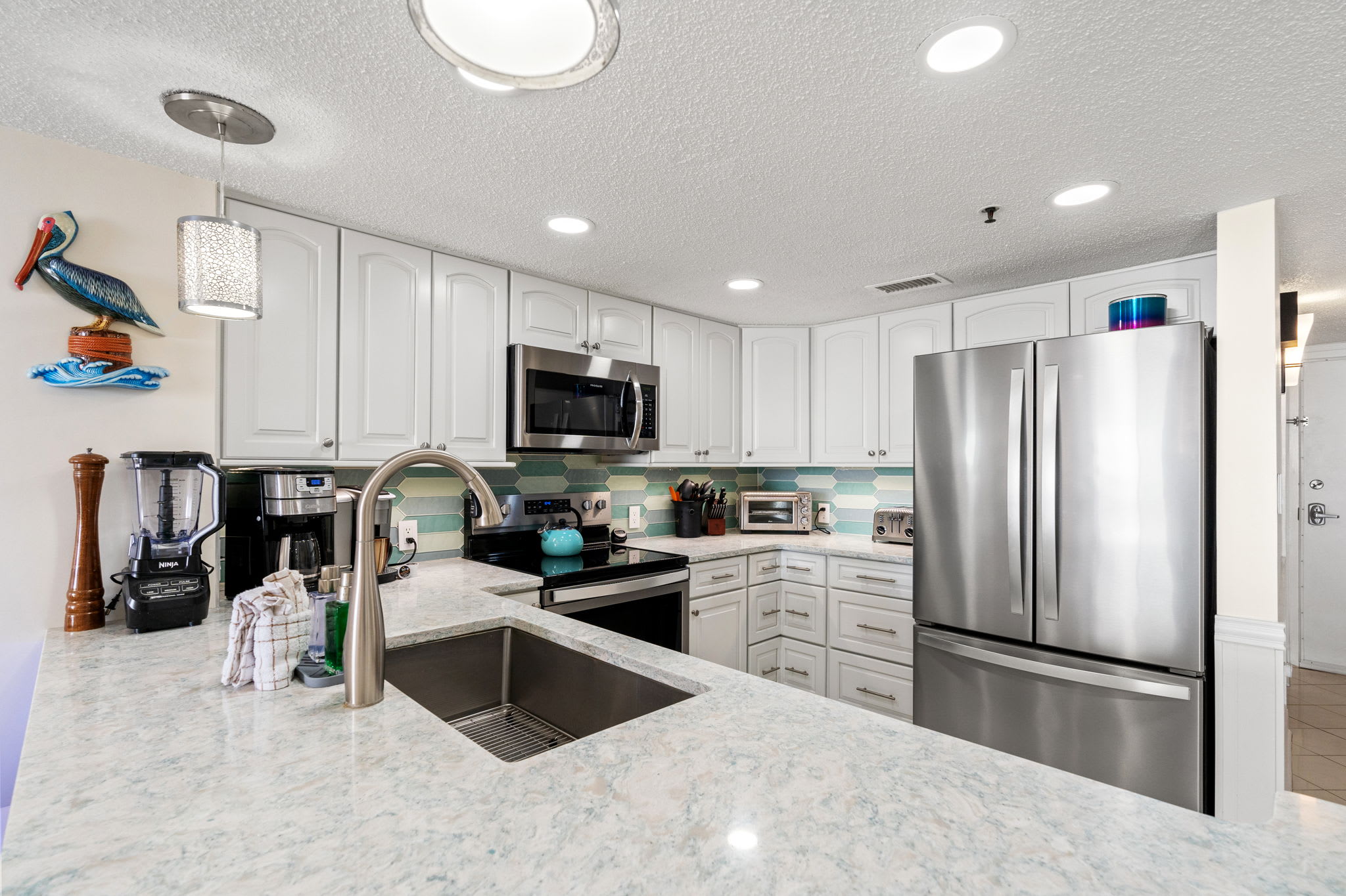 Pristine Direct Oceanfront Getaway Luxury Oasis | Photo 26