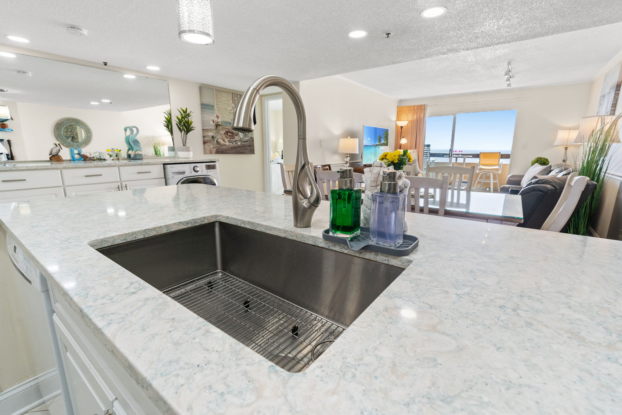 Pristine Direct Oceanfront Getaway Luxury Oasis | Photo 27