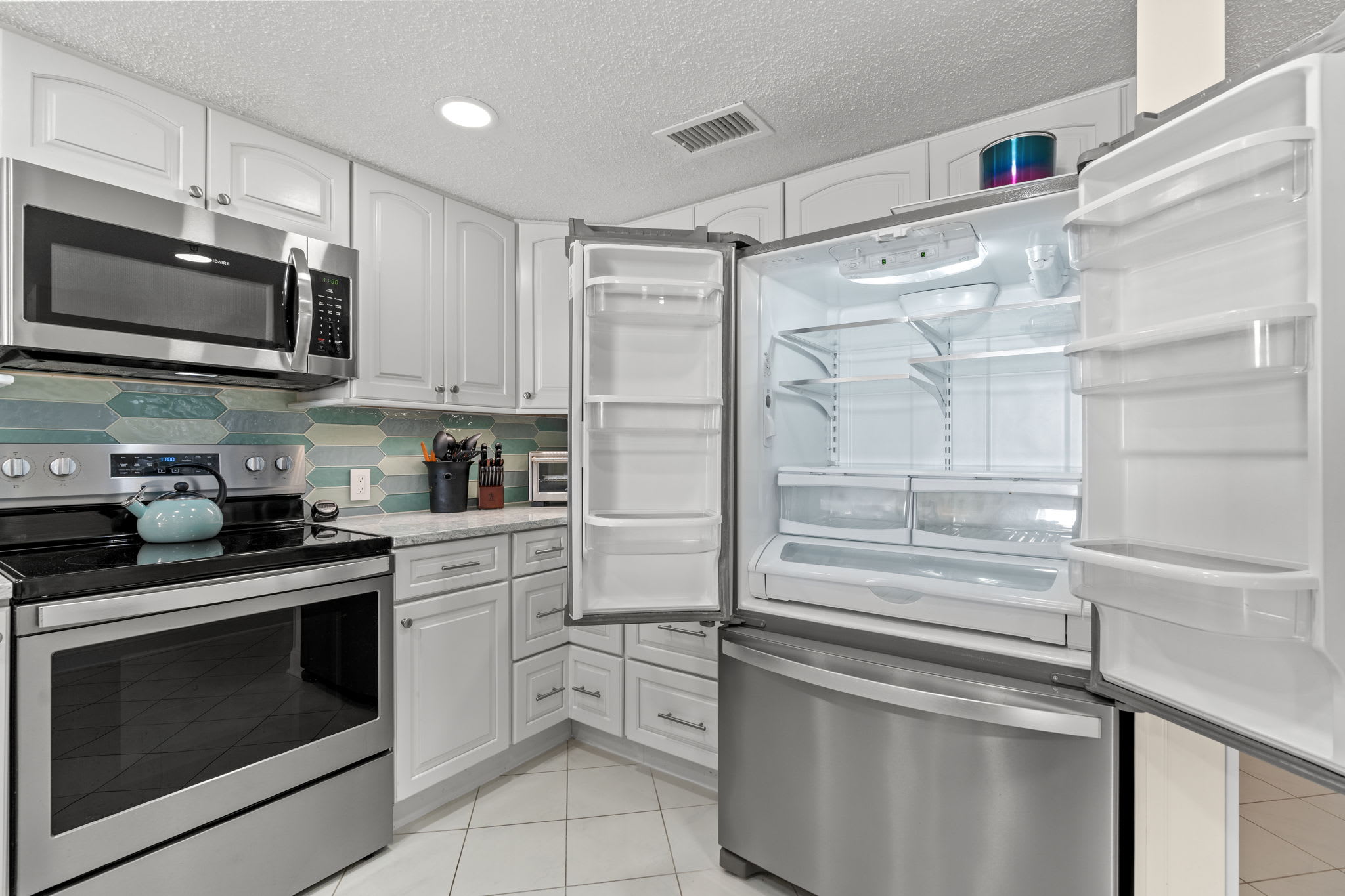 Pristine Direct Oceanfront Getaway Luxury Oasis | Photo 31