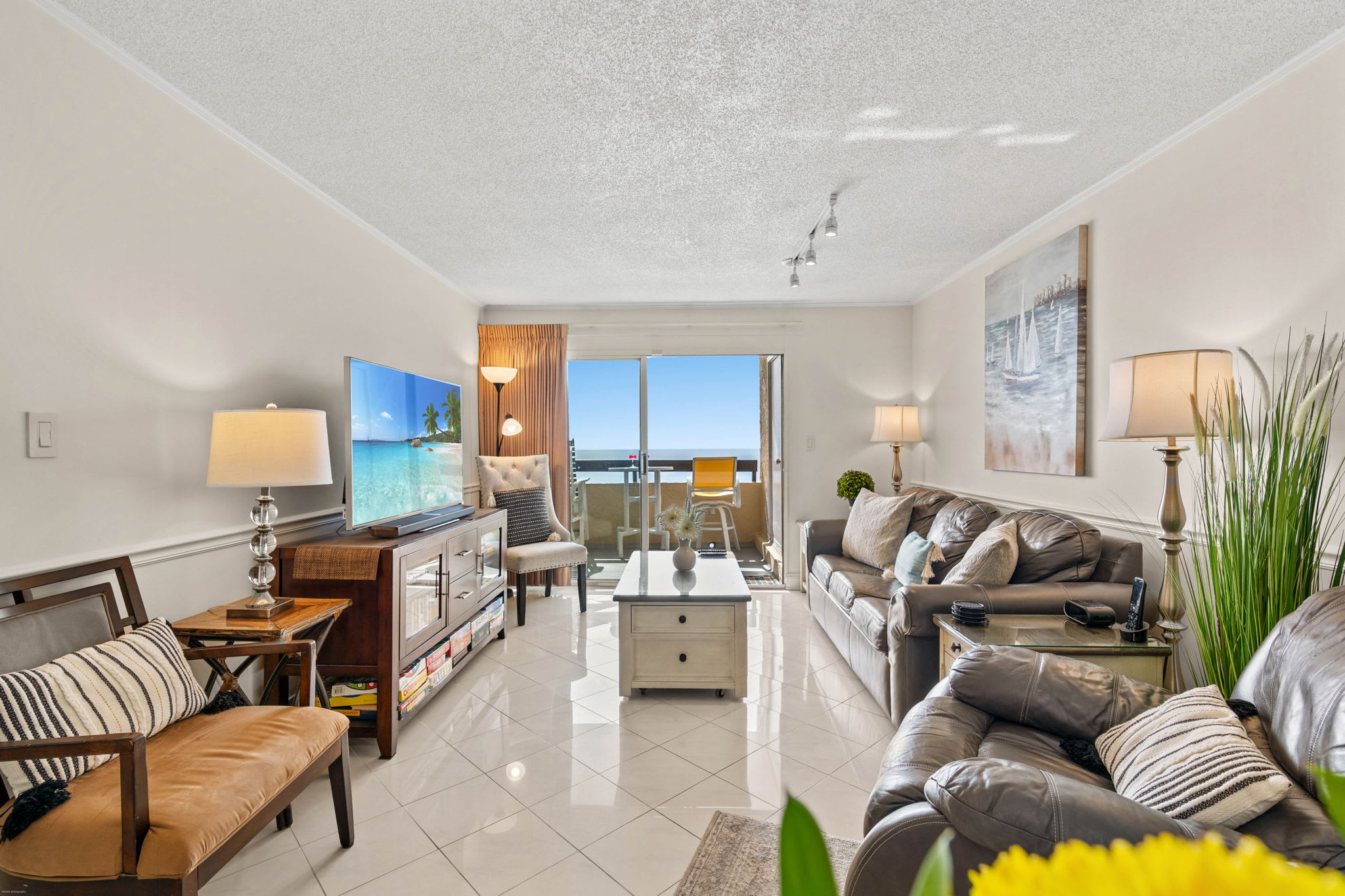 Pristine Direct Oceanfront Getaway Luxury Oasis | Photo 2