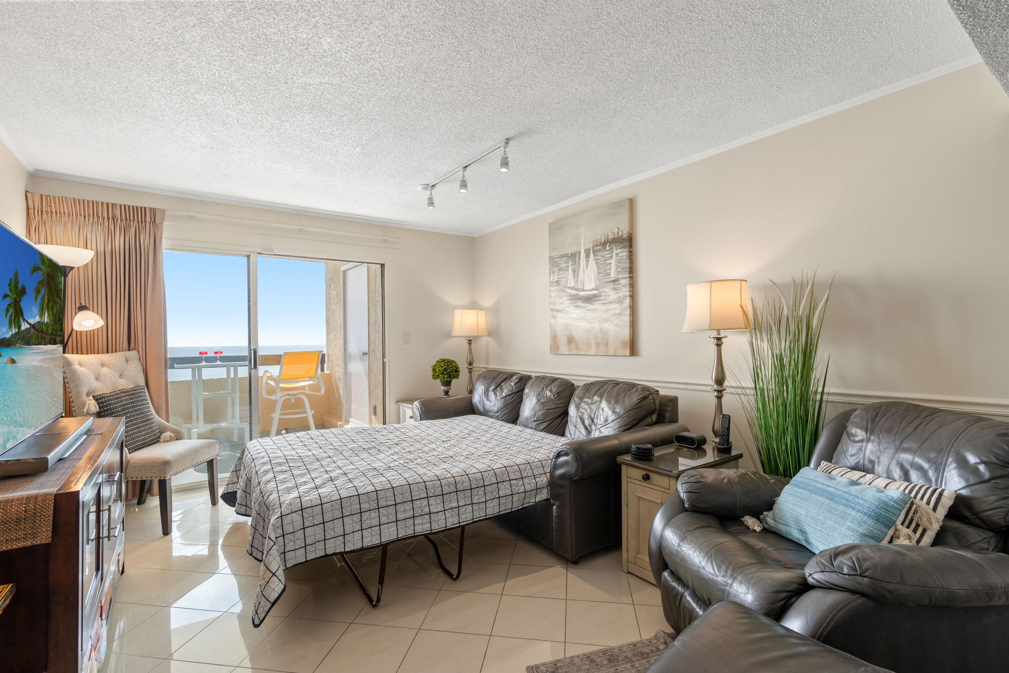 Pristine Direct Oceanfront Getaway Luxury Oasis | Photo 19