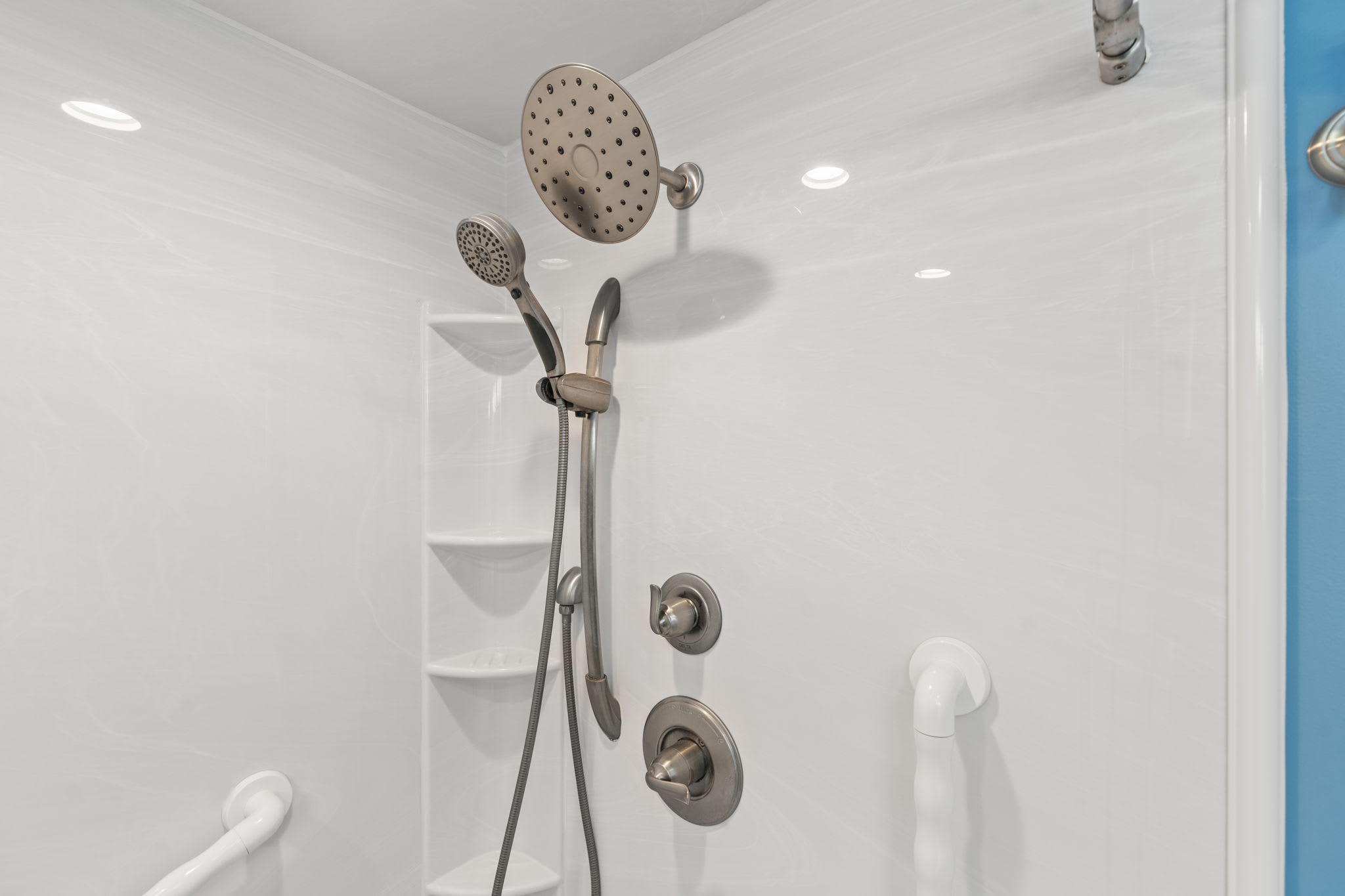 Pristine Direct Oceanfront Getaway Luxury Oasis | Photo 40