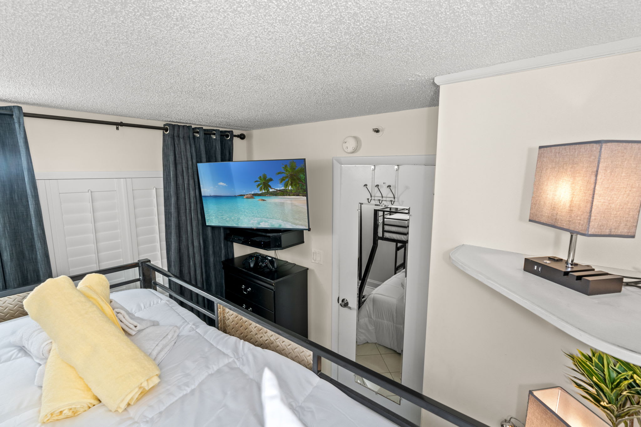 Pristine Direct Oceanfront Getaway Luxury Oasis | Photo 50