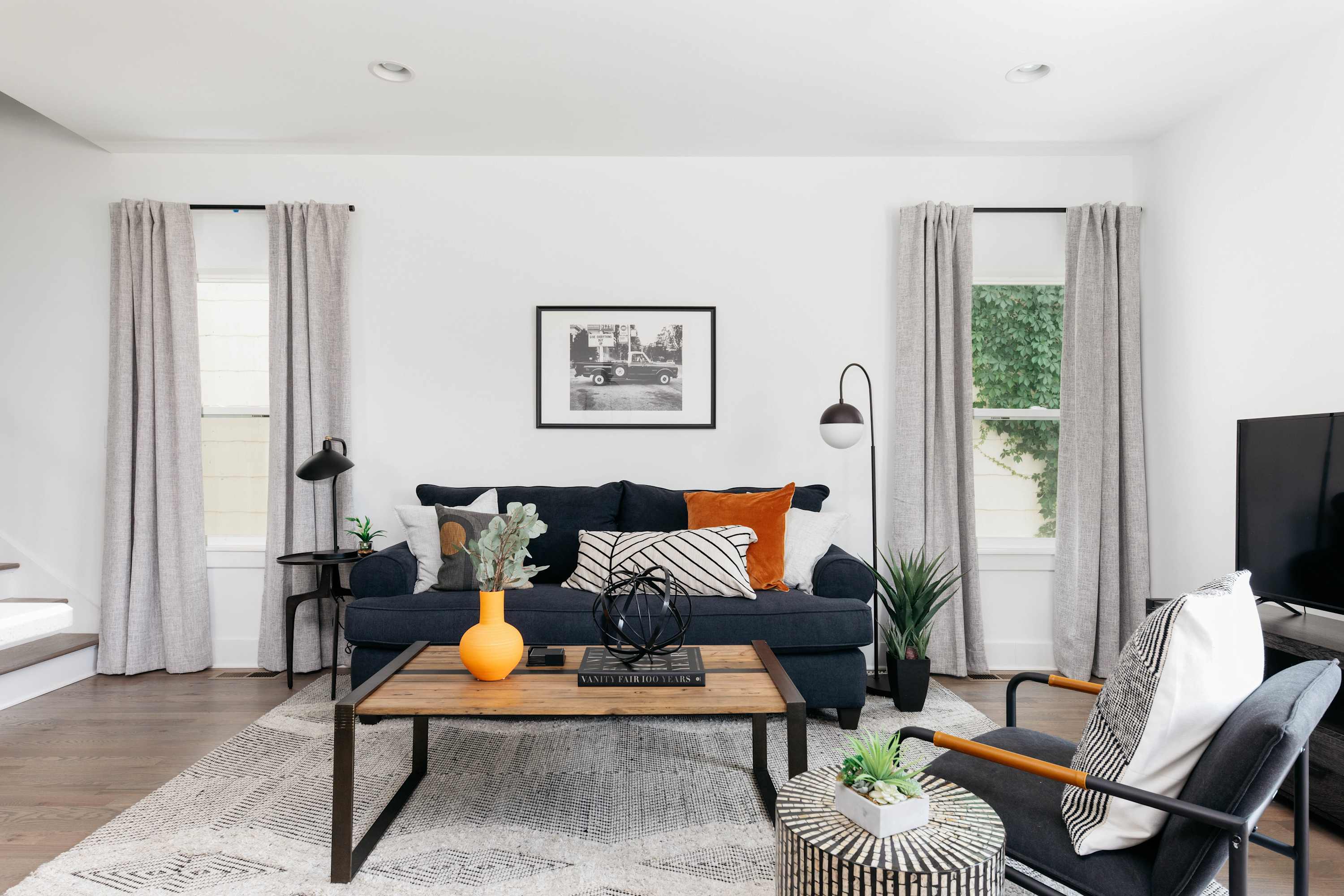 Spacious 4BR Townhome x2 Near DT & Broadway!