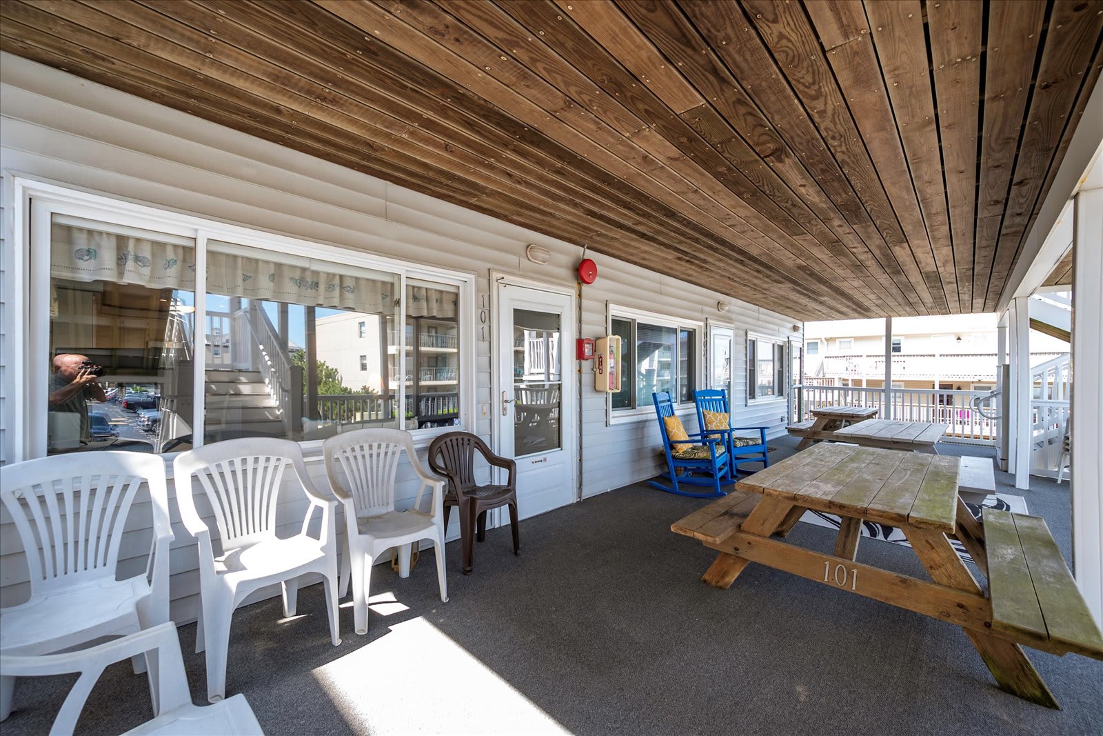 Midtown Oceanside Condo Just Steps From the Beach | Photo 3