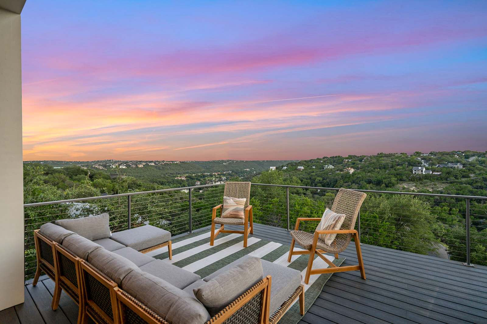Luxe Pool, Fire Pit, Lake Views | Sundown Social