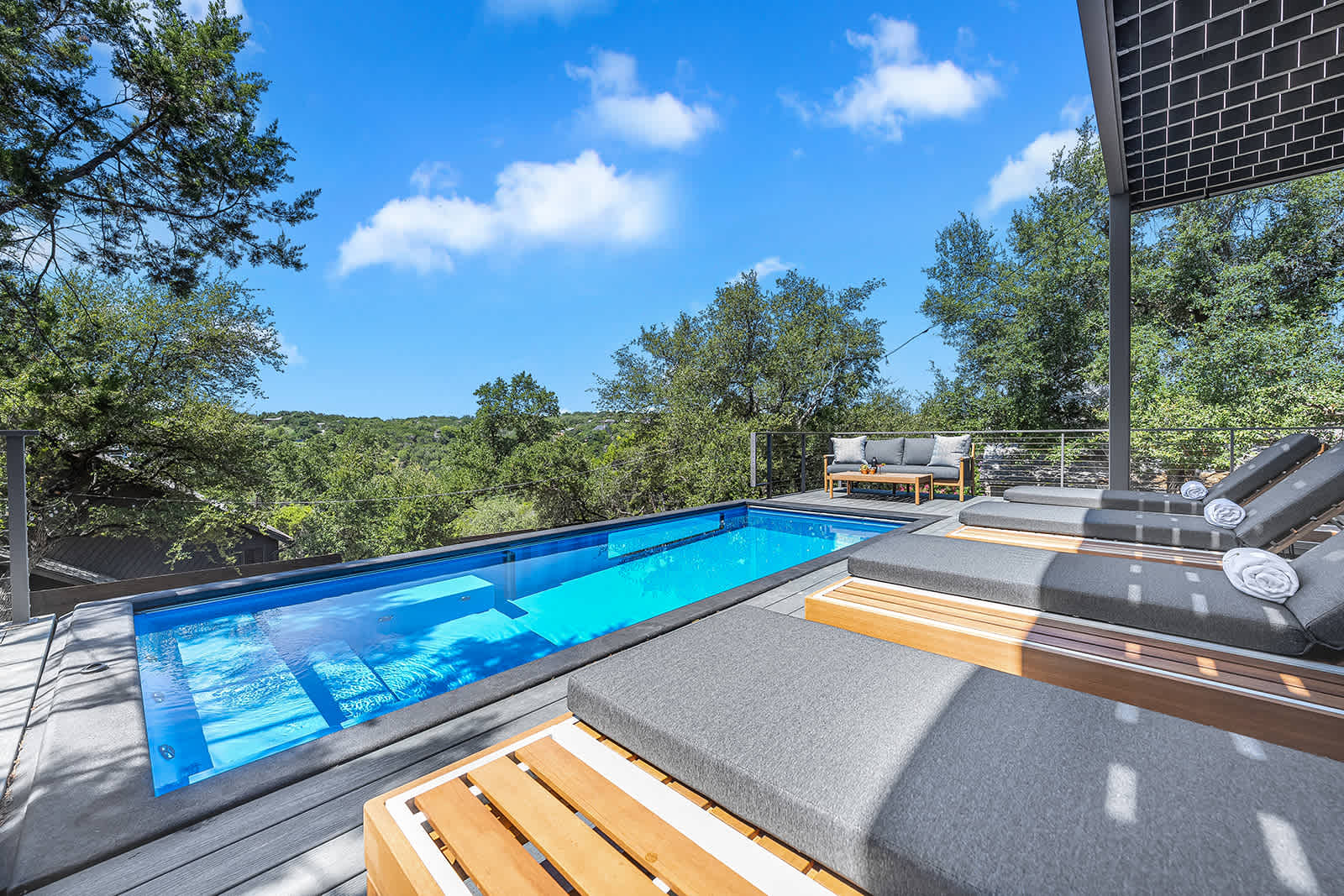 Luxe Pool, Fire Pit, Lake Views | Sundown Social