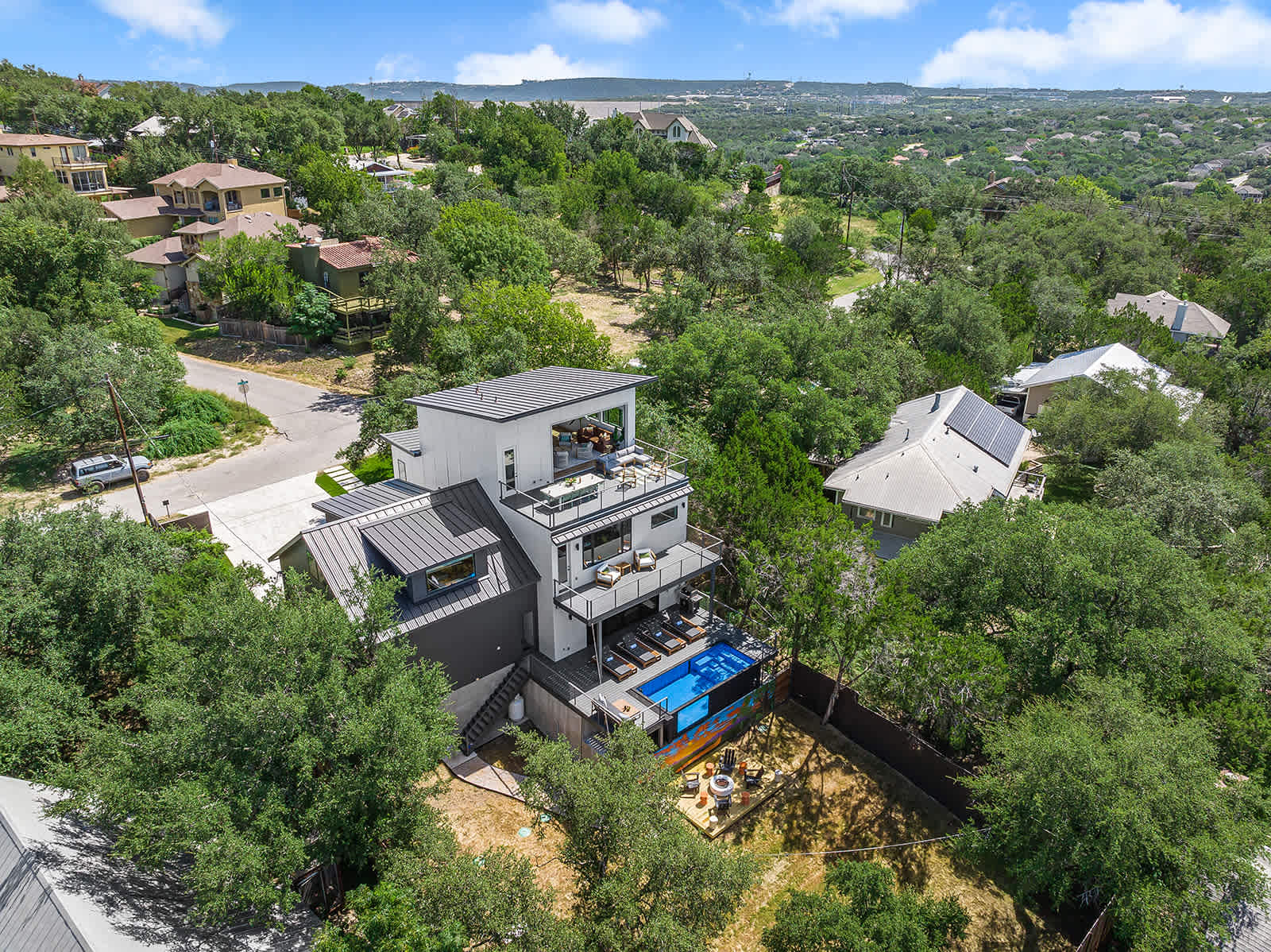 Luxe Pool, Fire Pit, Lake Views | Sundown Social