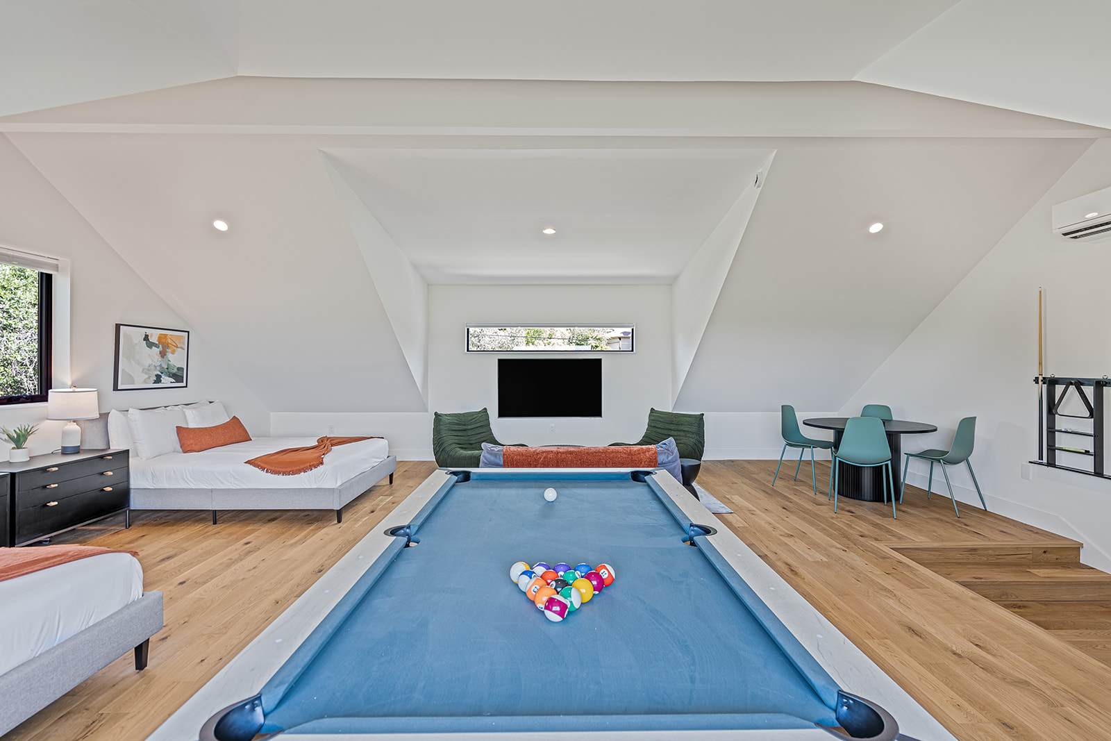 Luxe Pool, Fire Pit, Lake Views | Sundown Social