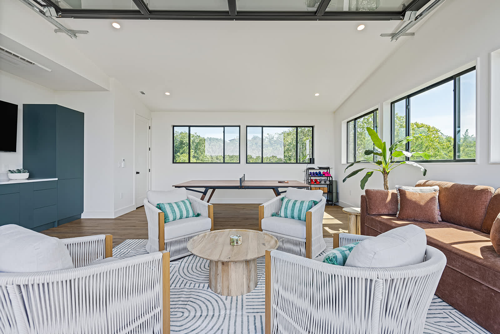 Luxe Pool, Fire Pit, Lake Views | Sundown Social