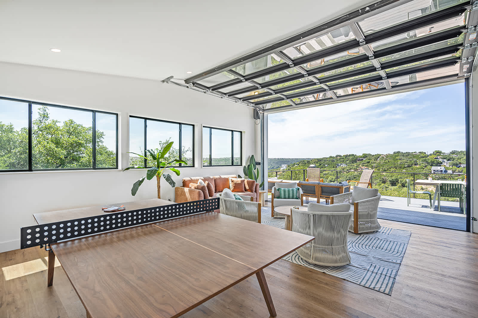 Luxe Pool, Fire Pit, Lake Views | Sundown Social