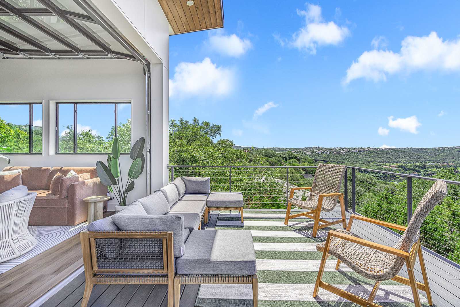 Luxe Pool, Fire Pit, Lake Views | Sundown Social