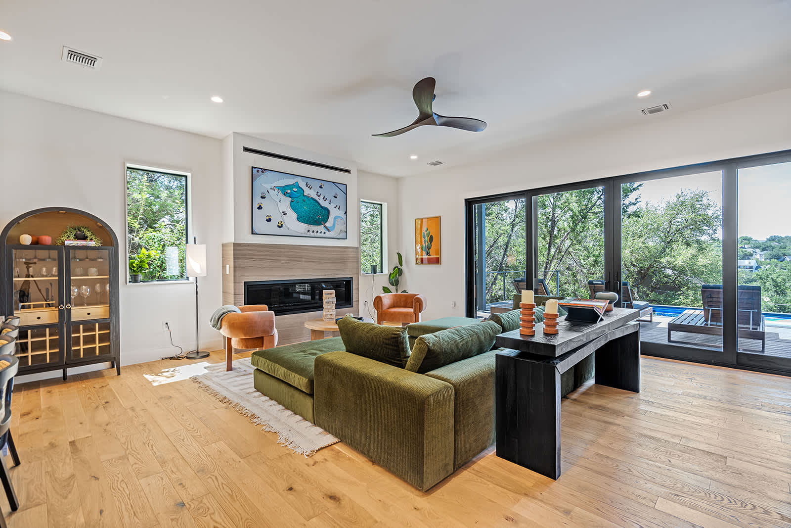 Luxe Pool, Fire Pit, Lake Views | Sundown Social