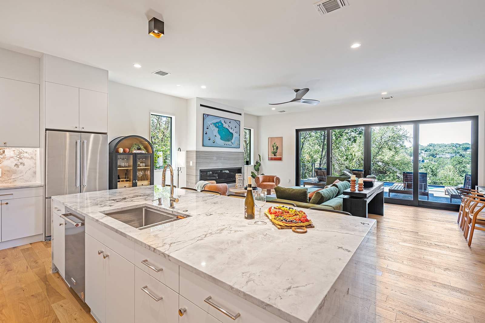 Luxe Pool, Fire Pit, Lake Views | Sundown Social