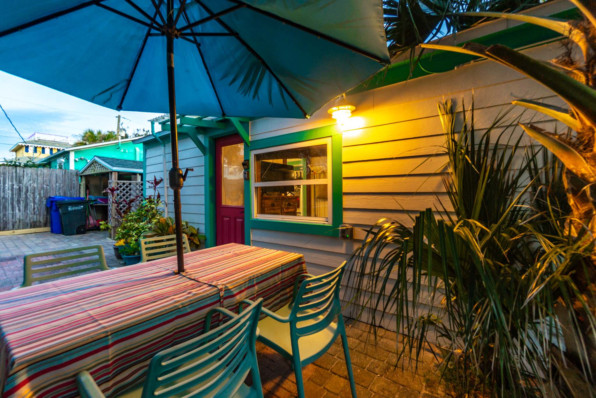 Beachcomber Oasis | 1930s Cottage | 1 min to Beach — photo 12