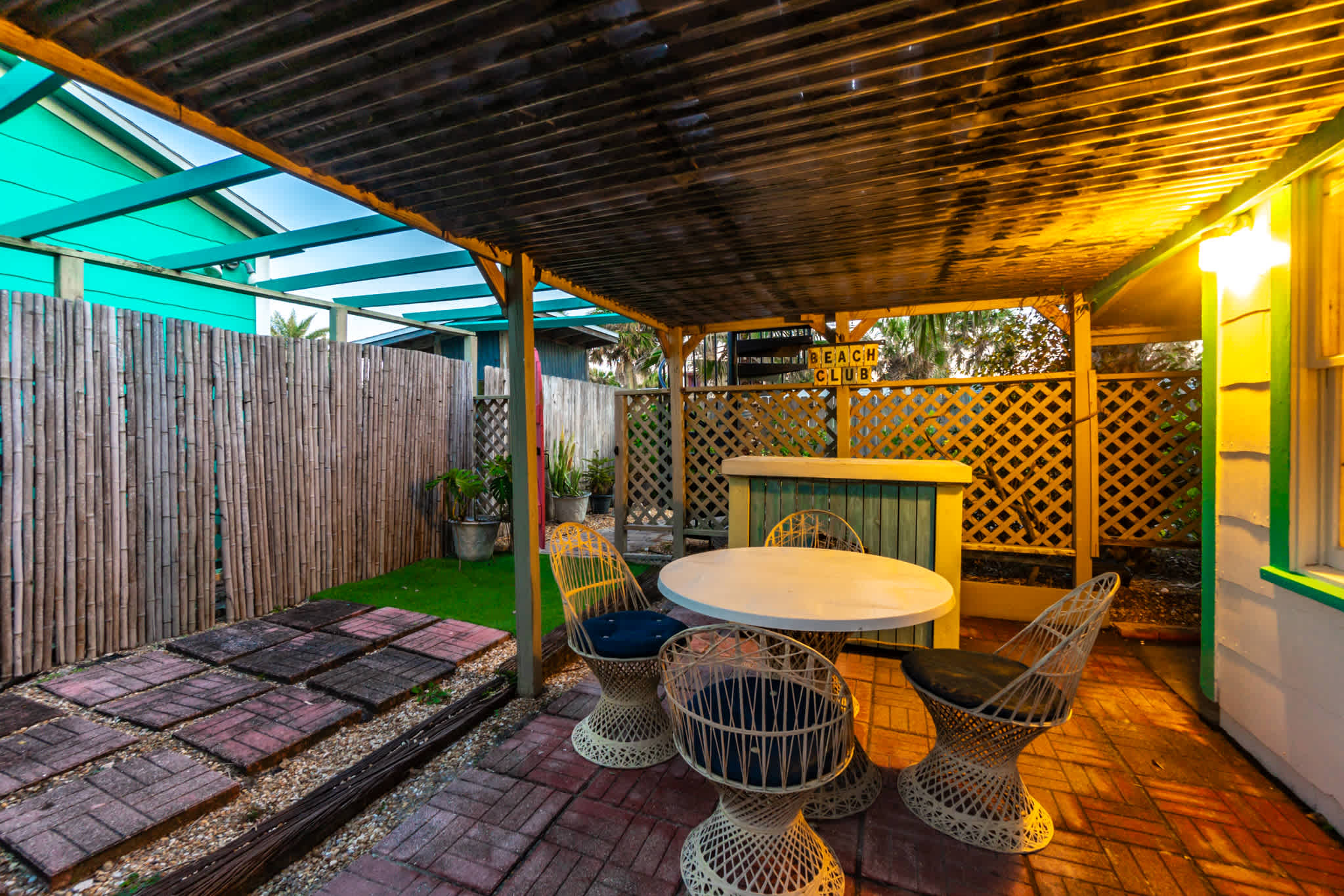 Beachcomber Oasis | 1930s Cottage | 1 min to Beach — photo 15