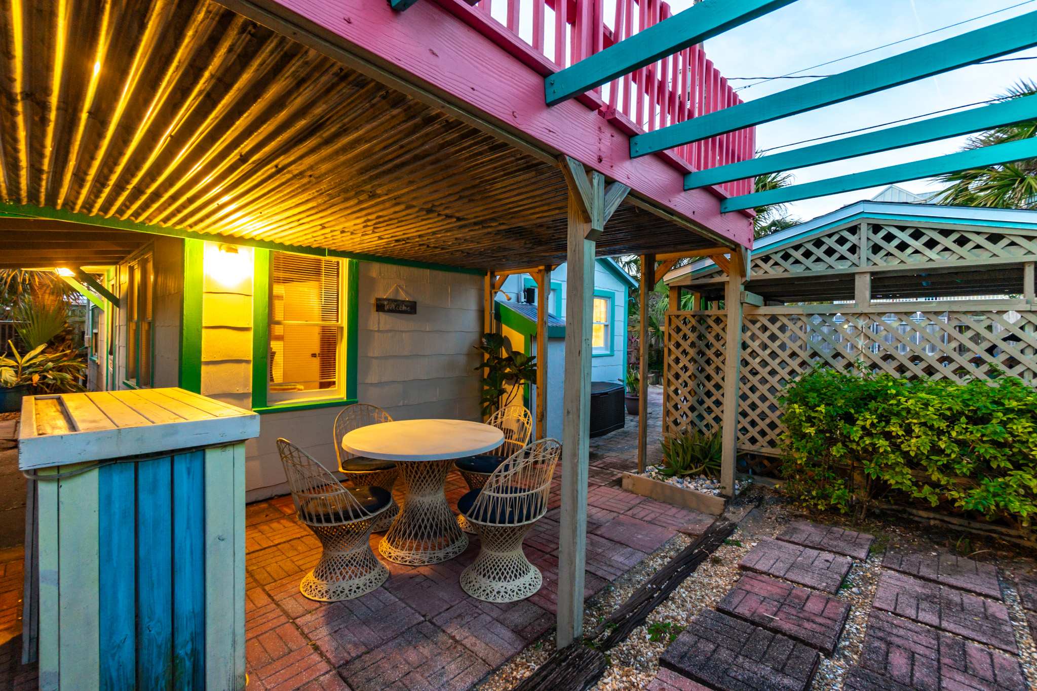 Beachcomber Oasis | 1930s Cottage | 1 min to Beach — photo 17