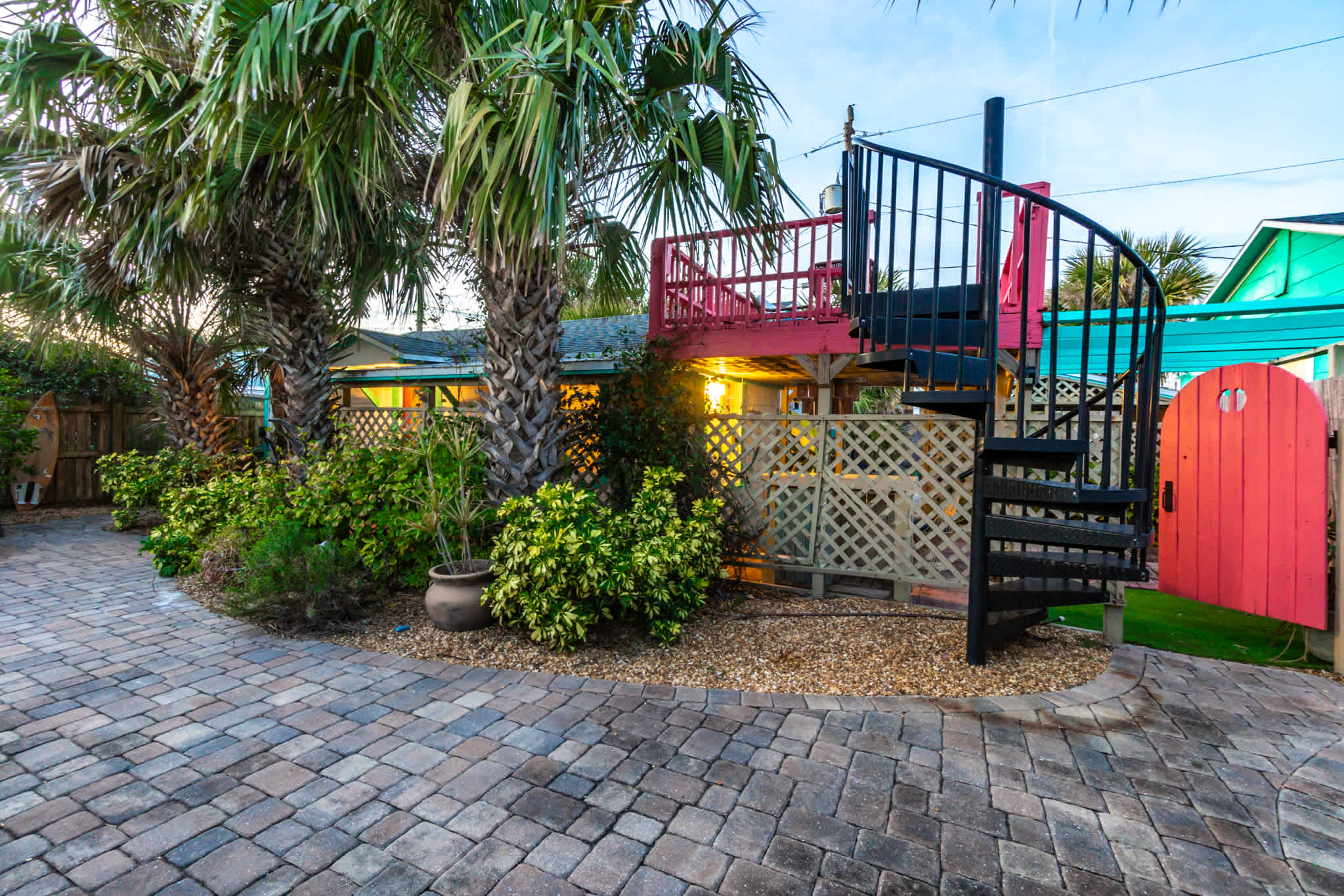 Beachcomber Oasis | 1930s Cottage | 1 min to Beach — photo 19