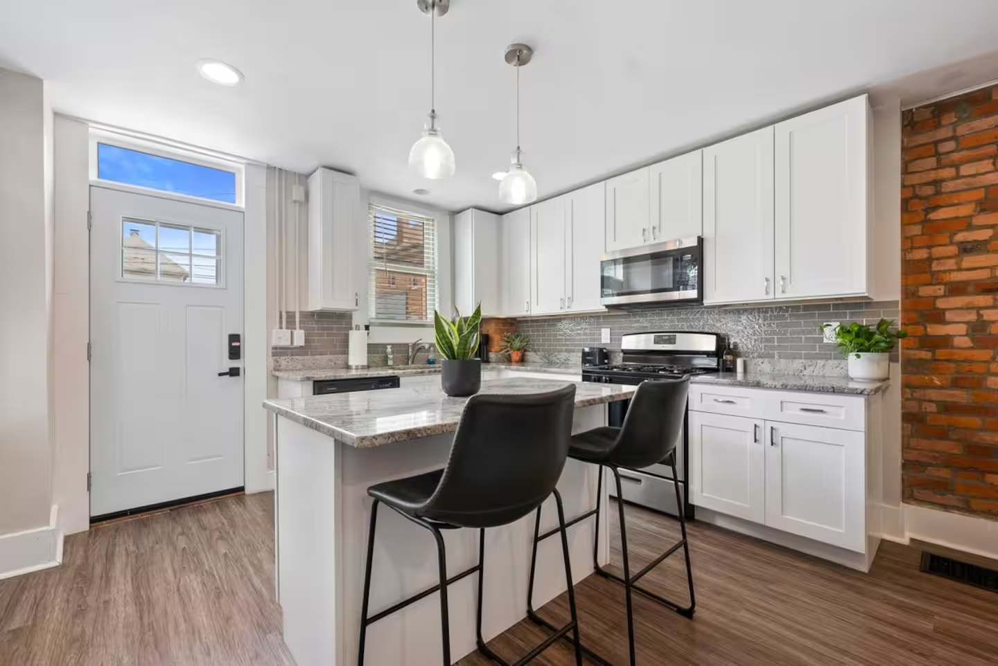 Modern Boho Condo | Walk to Downtown Columbus