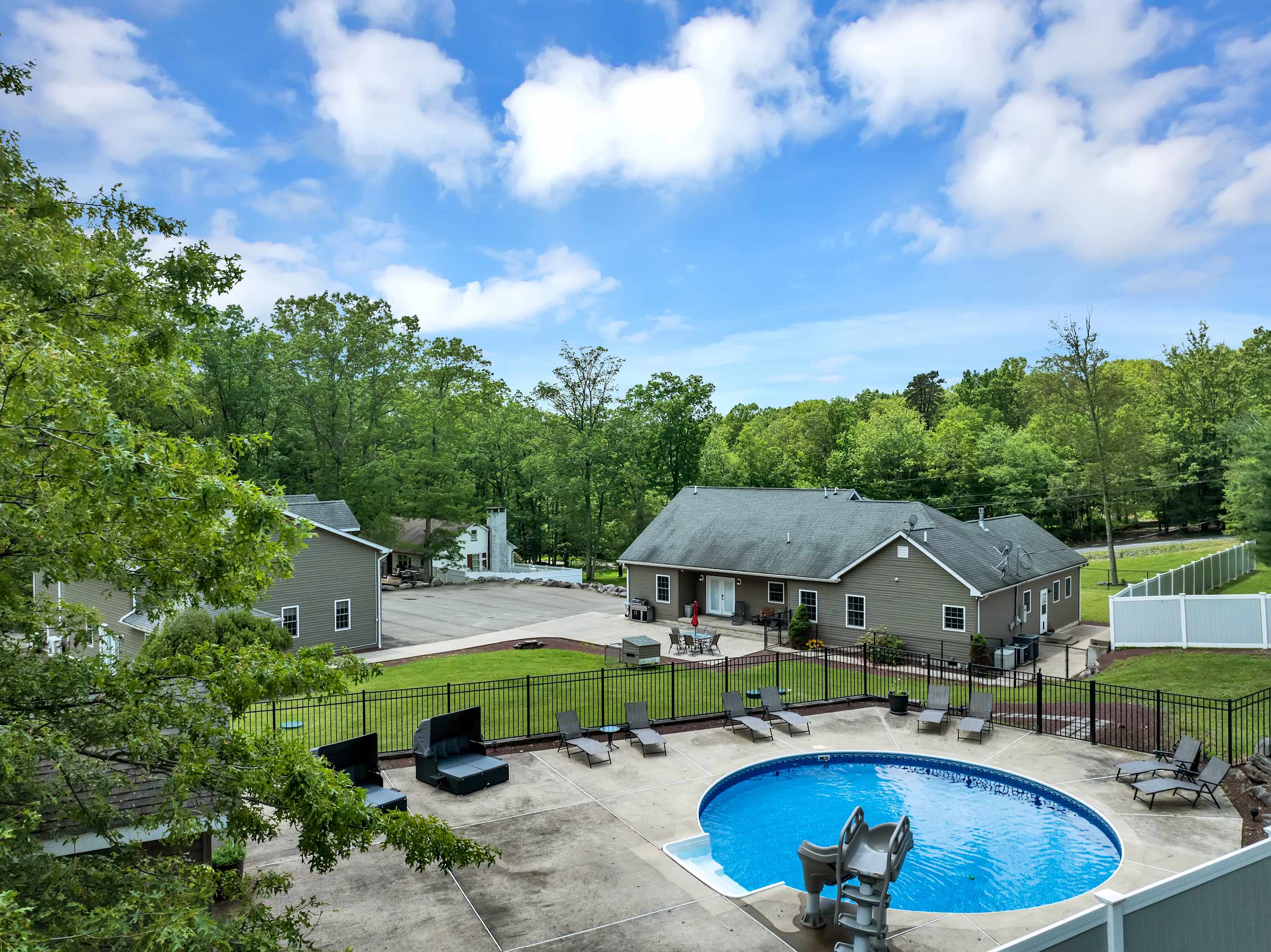 Chip's Pocono Escape | Hot tub | 4 Acres of Fun β Cresco, PA β vacation rental