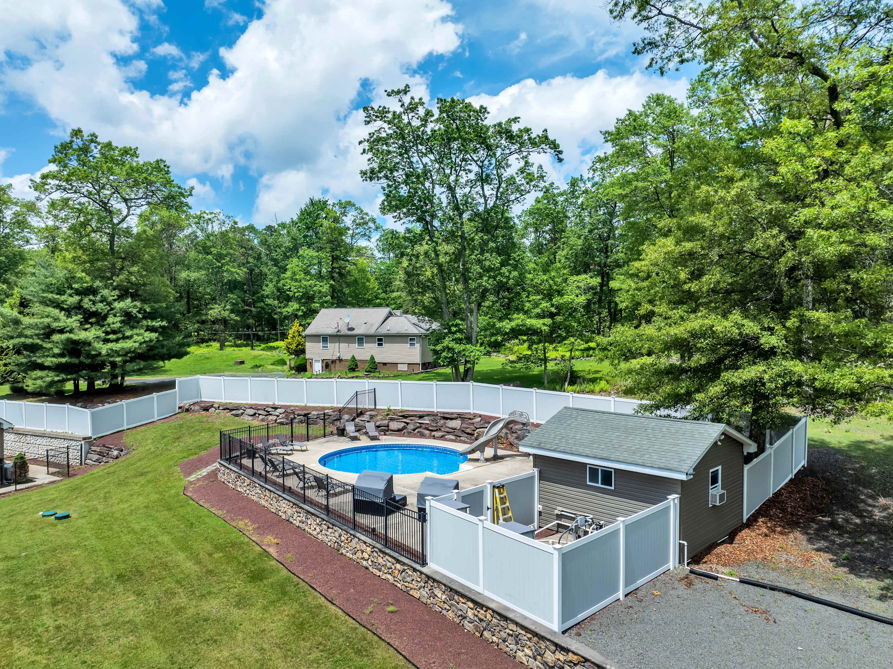 Chip's Pocono Escape | Hot tub | Pool w/ slide