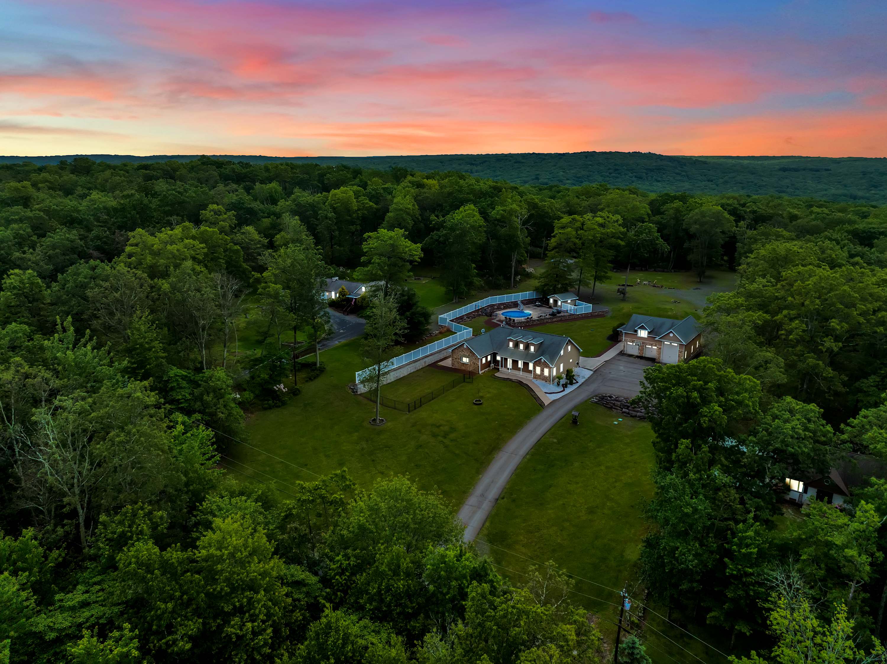 Chip's Pocono Escape | Hot tub | Pool w/ slide