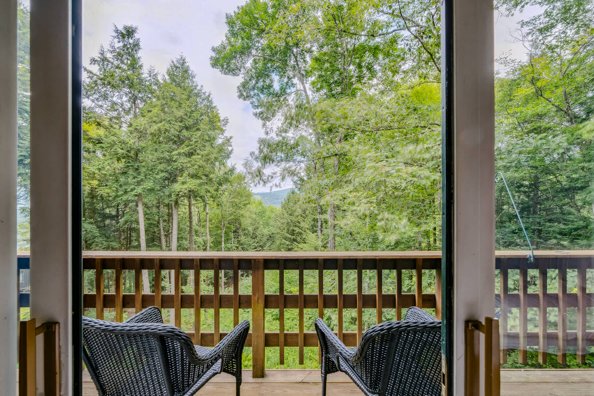 Three Decks Hot Tub Fire Table | DeckHouse Retreat