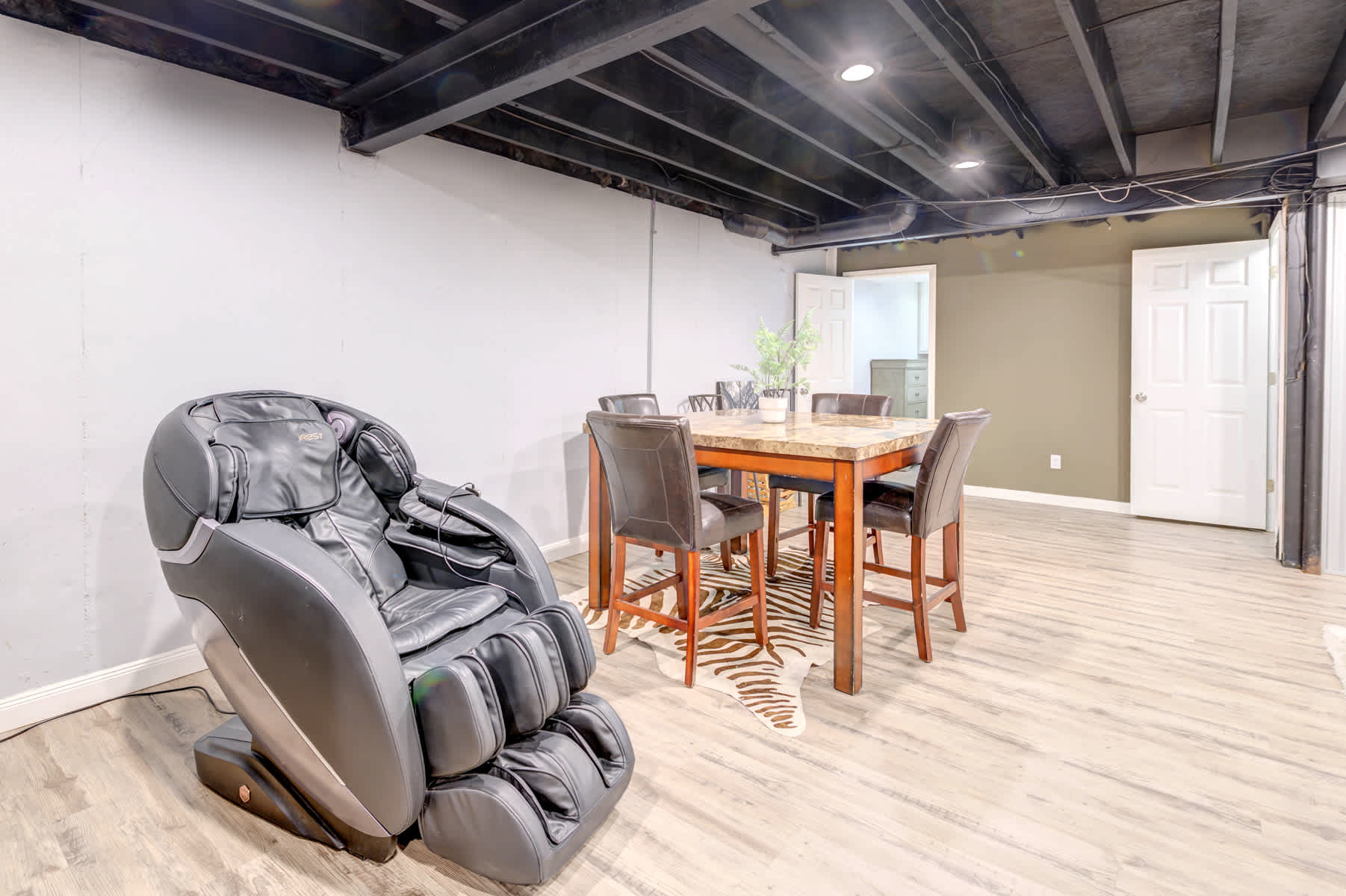 Remodeled and Inviting Free EV Charging Station Level 2 6