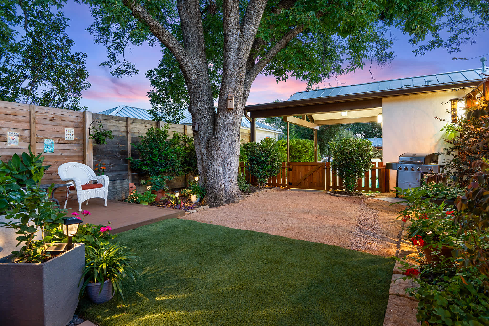 Secret Garden Cottage - Walk to Main St. — Fredericksburg, TX — vacation rental