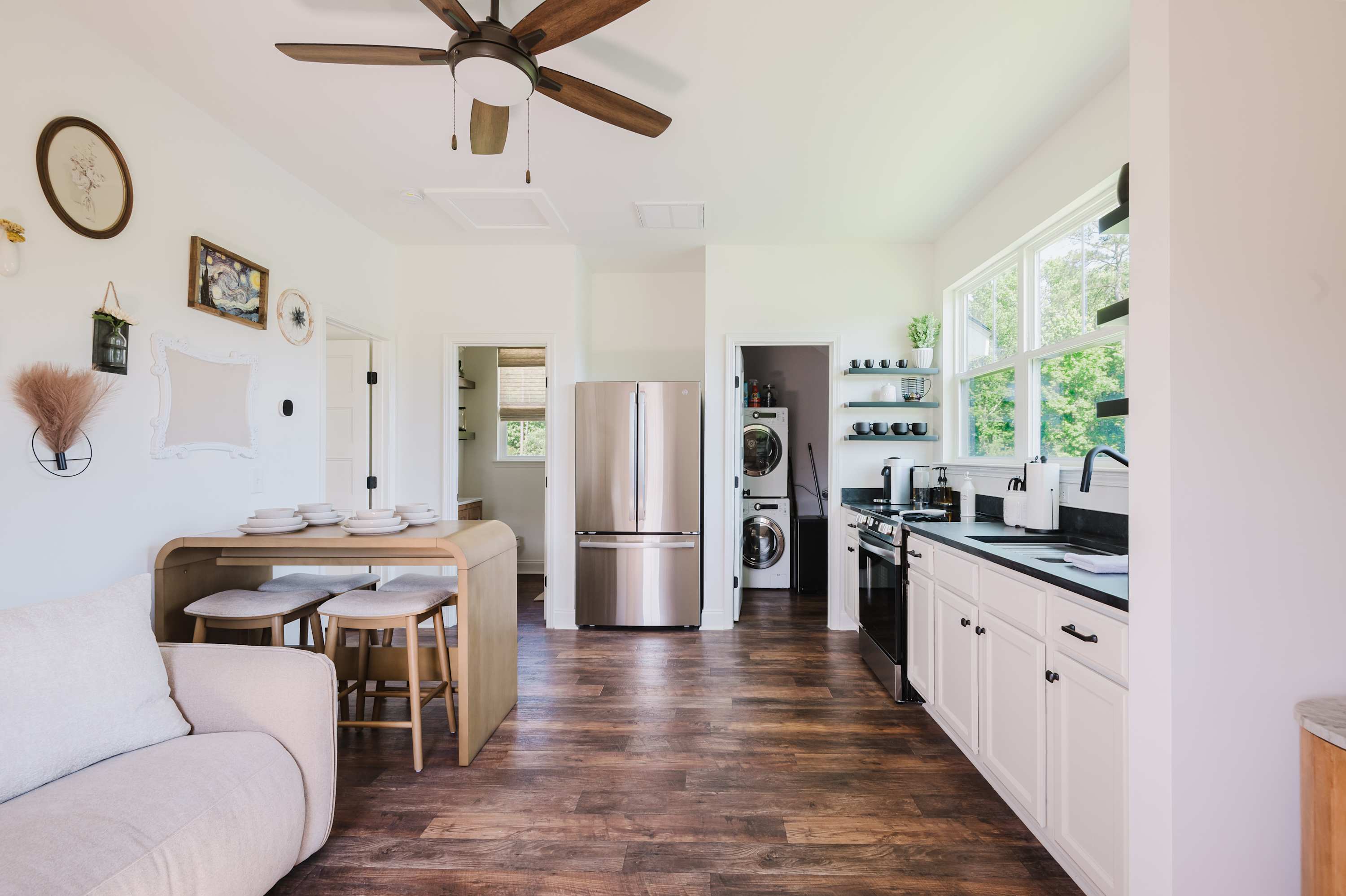 Walk2OldTown!  Modern Lux Private Carriage House