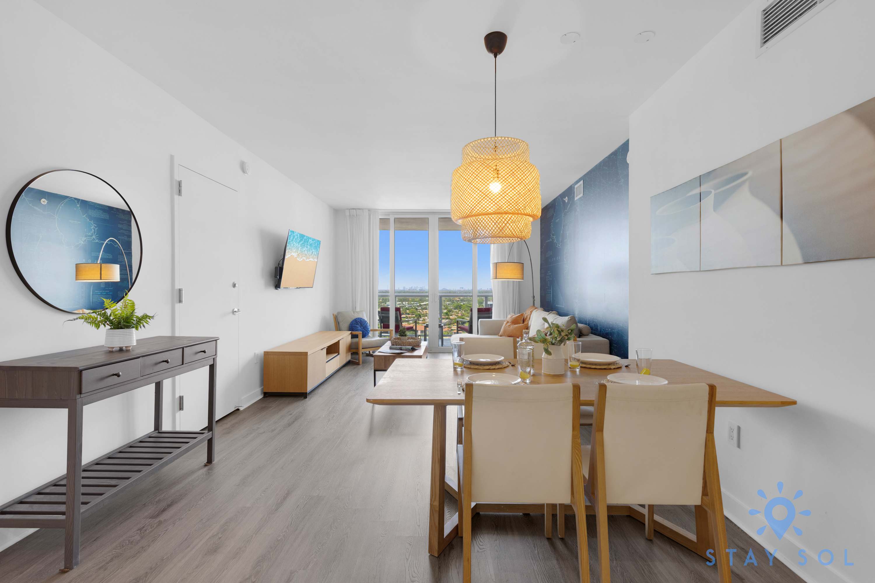 Bright Getaway | Upper Apt | Serene | Pool