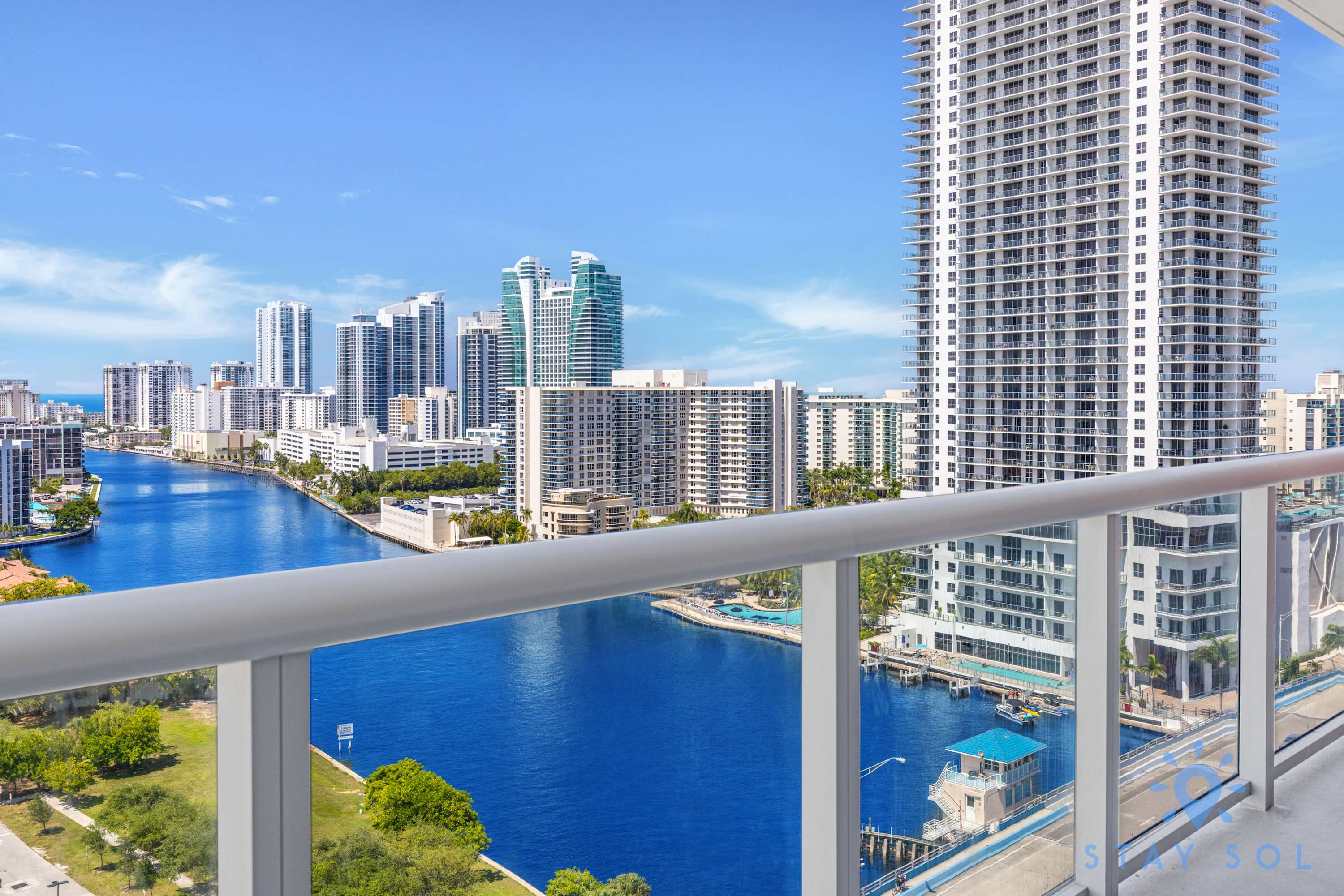 Bright Getaway | Upper Apt | Serene | Pool