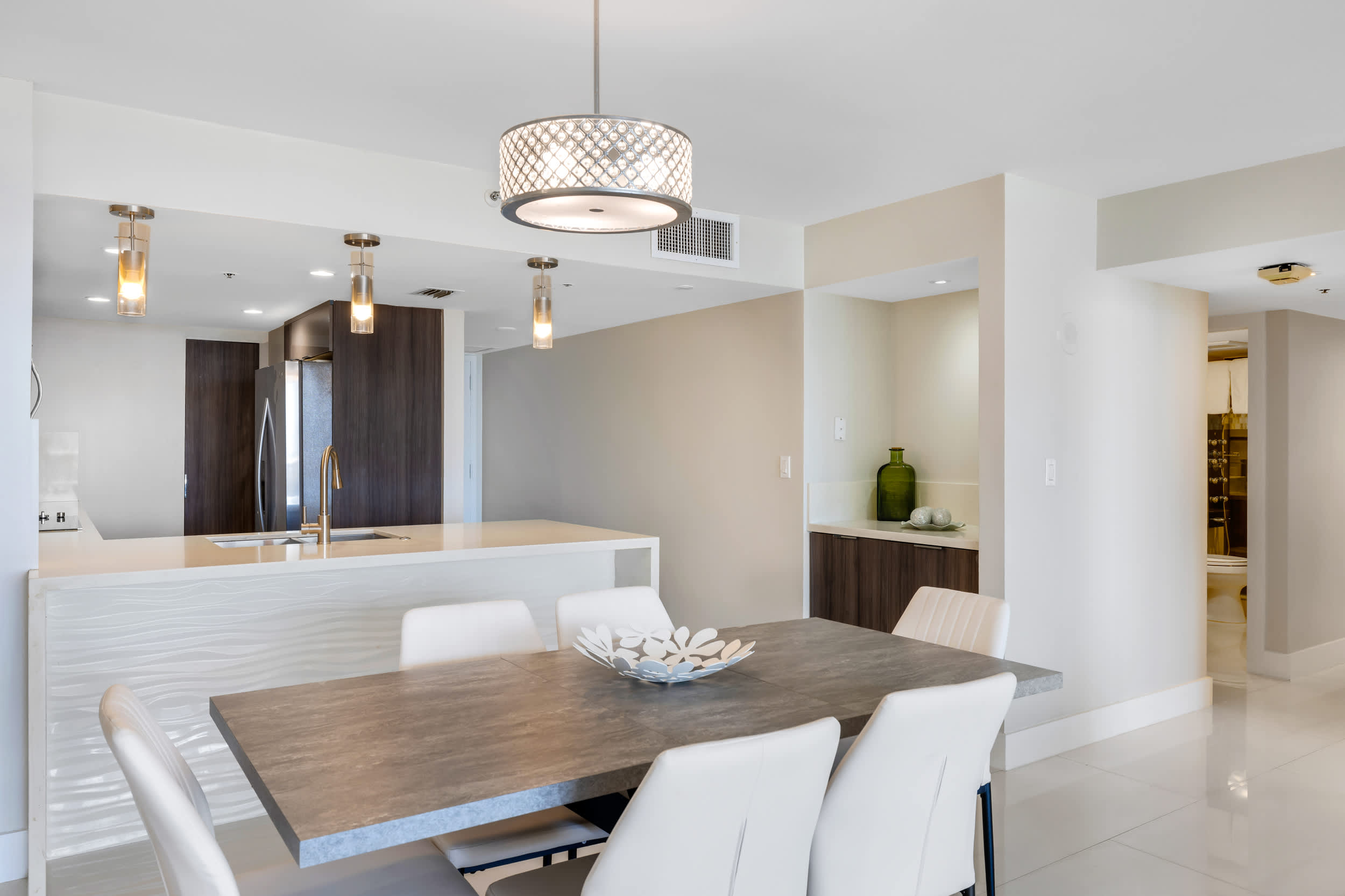 Premium Amenities | Central Location | StayCozy